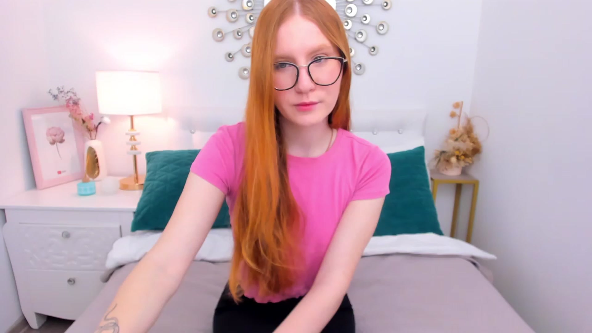 Gallery image thumbnail from MiyaFoxy's myfreecams stream on, 02/05/2023, 16:49 image 4 of 20
