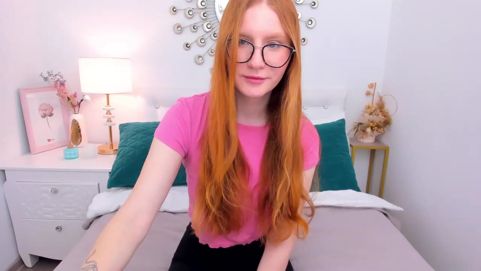 Gallery image thumbnail from MiyaFoxy's myfreecams stream on, 02/05/2023, 16:49 image 3 of 20