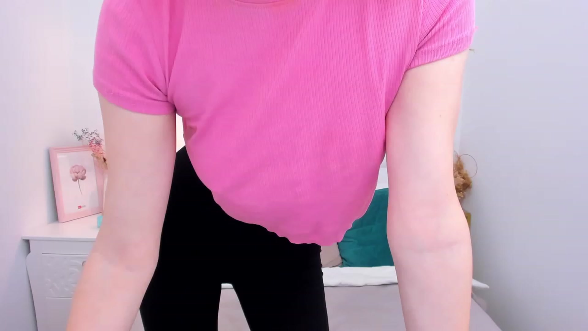 Gallery image thumbnail from MiyaFoxy's myfreecams stream on, 02/05/2023, 17:58 image 18 of 20