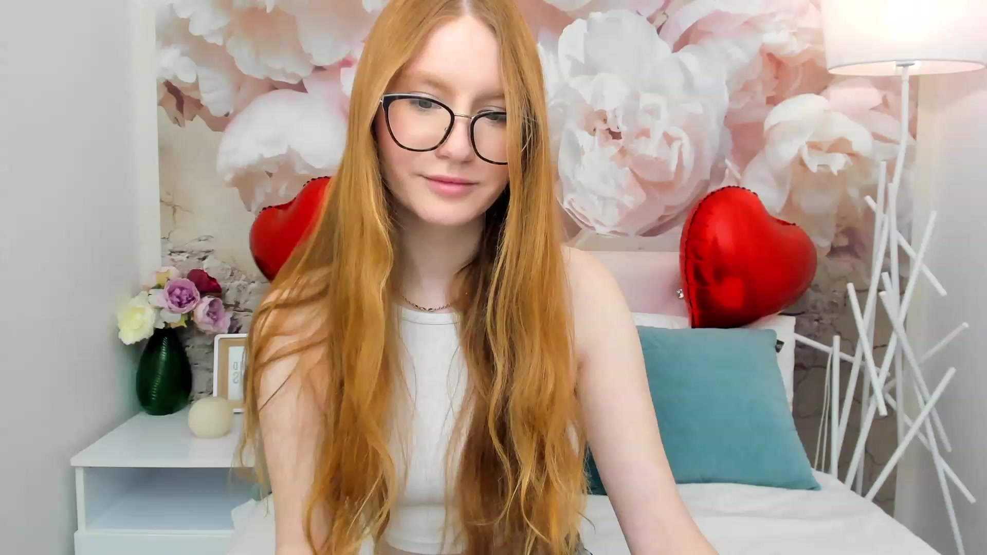 Gallery image thumbnail from MiyaFoxy's myfreecams stream on, 02/14/2023, 14:56 image 12 of 20