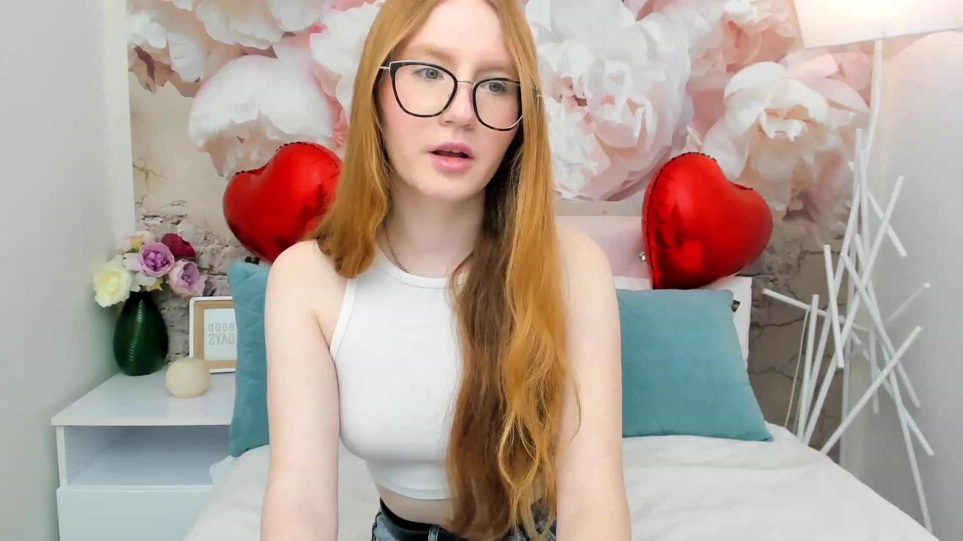 Gallery image thumbnail from MiyaFoxy's myfreecams stream on, 02/14/2023, 14:56 image 5 of 20