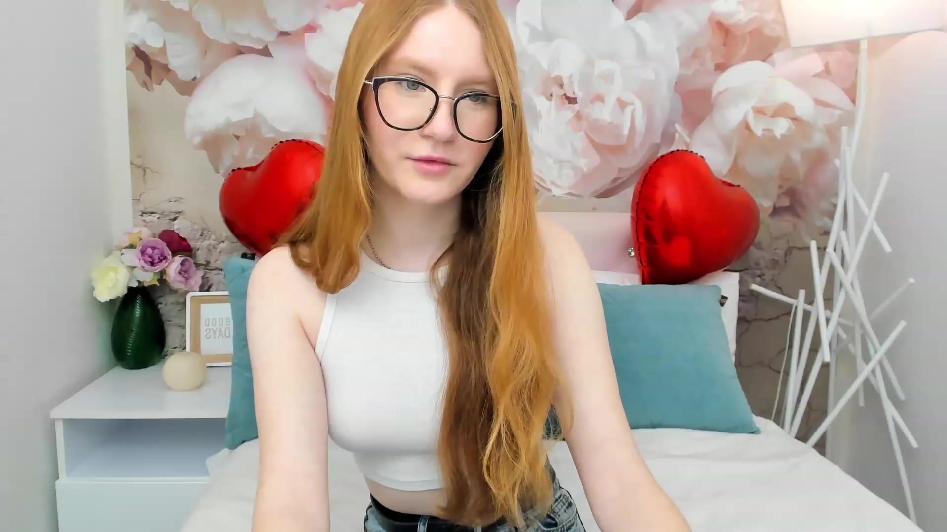 Gallery image thumbnail from MiyaFoxy's myfreecams stream on, 02/14/2023, 14:56 image 6 of 20