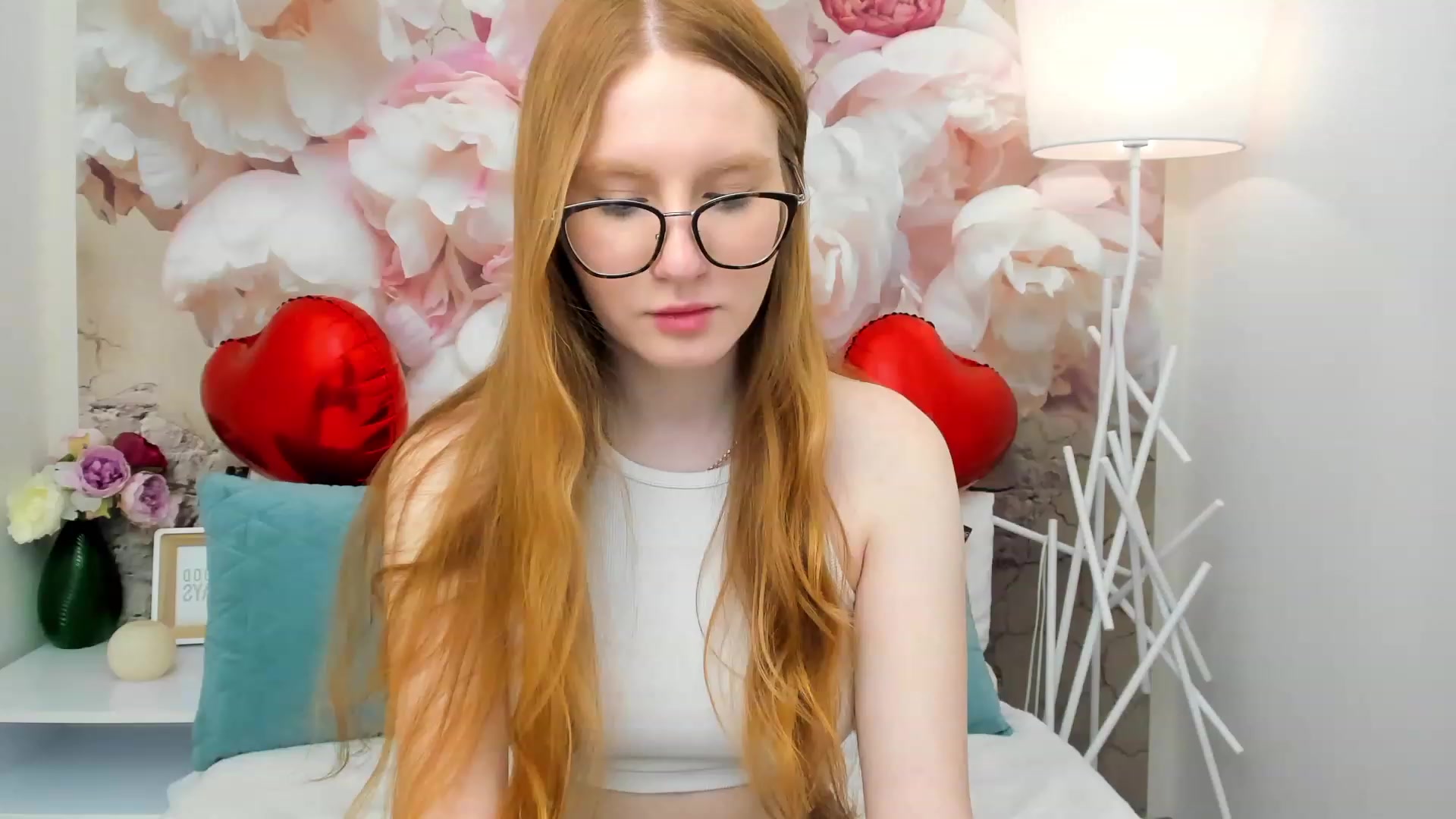 Gallery image thumbnail from MiyaFoxy's myfreecams stream on, 02/14/2023, 17:10 image 8 of 20