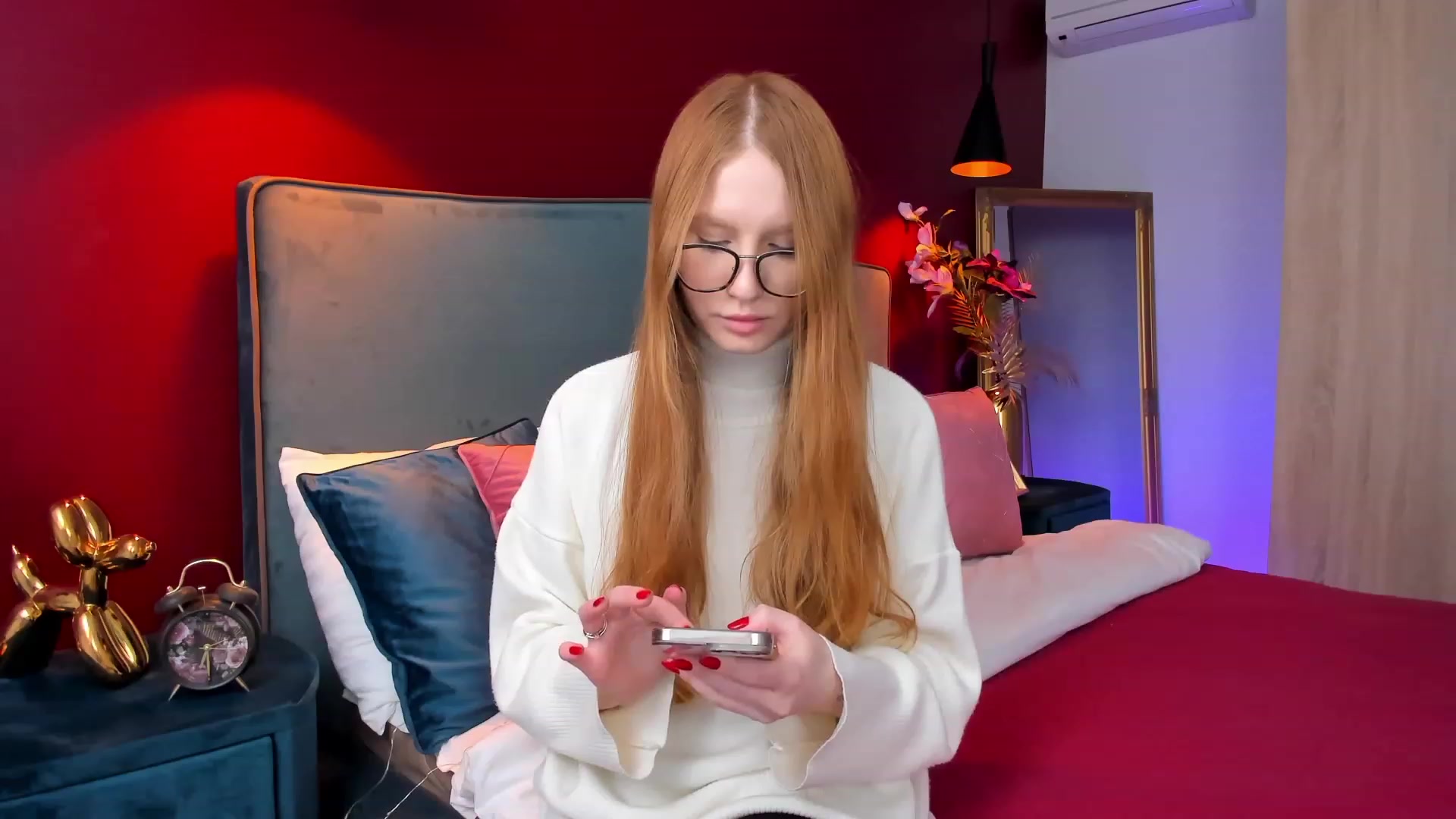 Gallery image thumbnail from MiyaFoxy's myfreecams stream on, 02/17/2023, 17:31 image 1 of 20