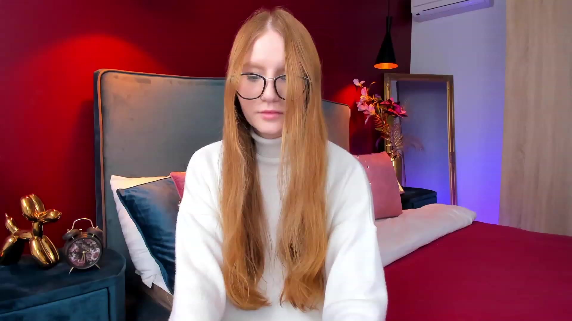 Gallery image thumbnail from MiyaFoxy's myfreecams stream on, 02/17/2023, 17:31 image 13 of 20