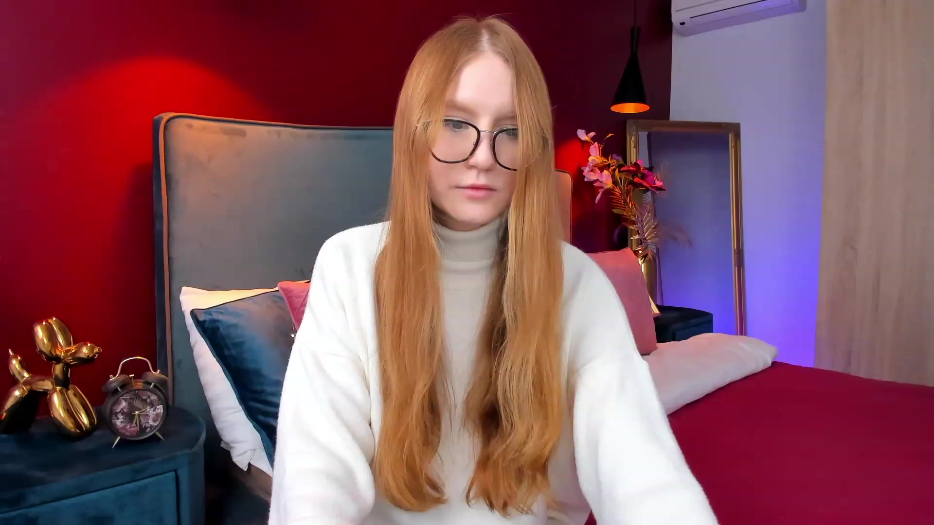 Gallery image thumbnail from MiyaFoxy's myfreecams stream on, 02/17/2023, 17:31 image 9 of 20