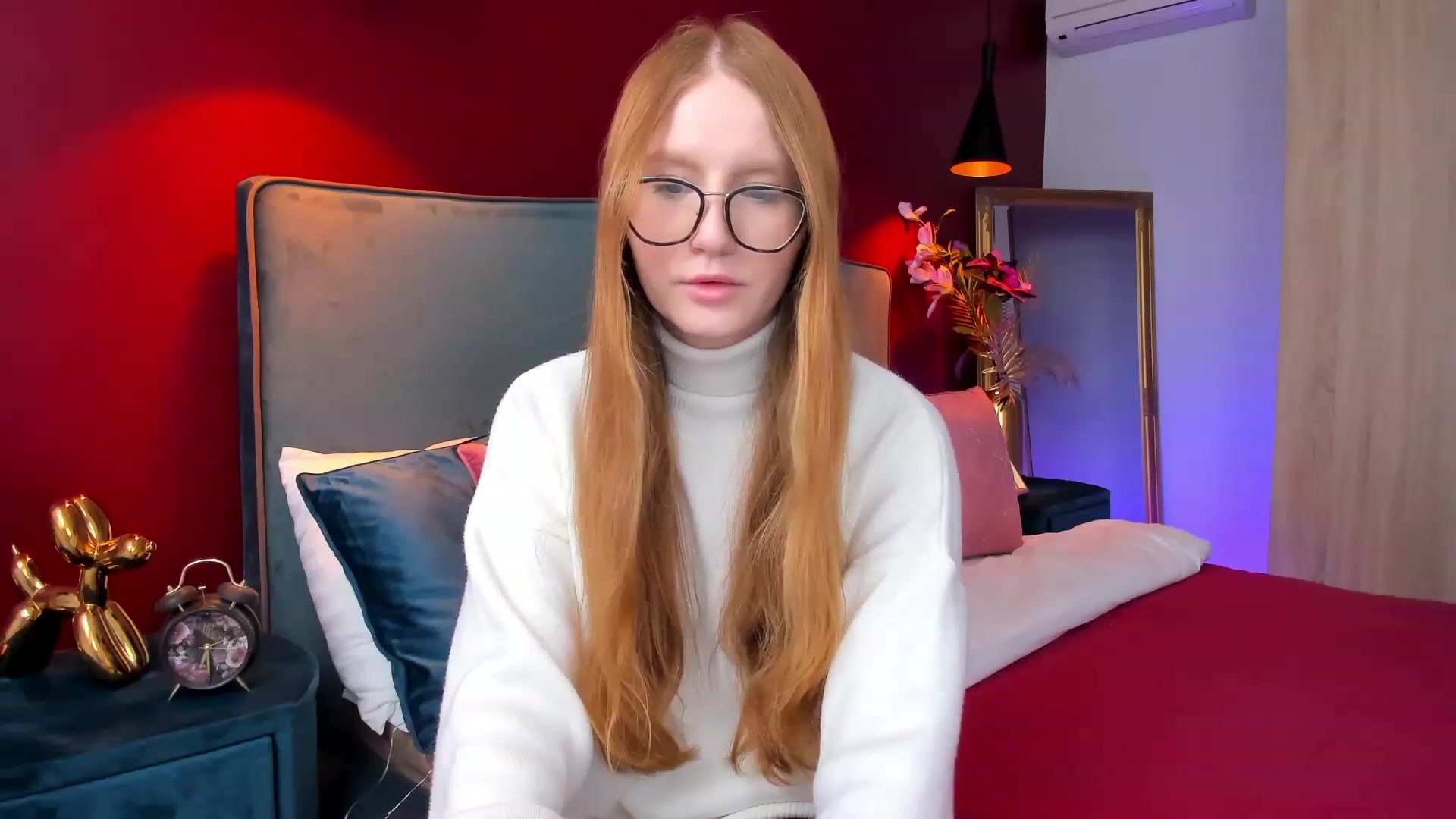 Gallery image thumbnail from MiyaFoxy's myfreecams stream on, 02/17/2023, 17:31 image 5 of 20