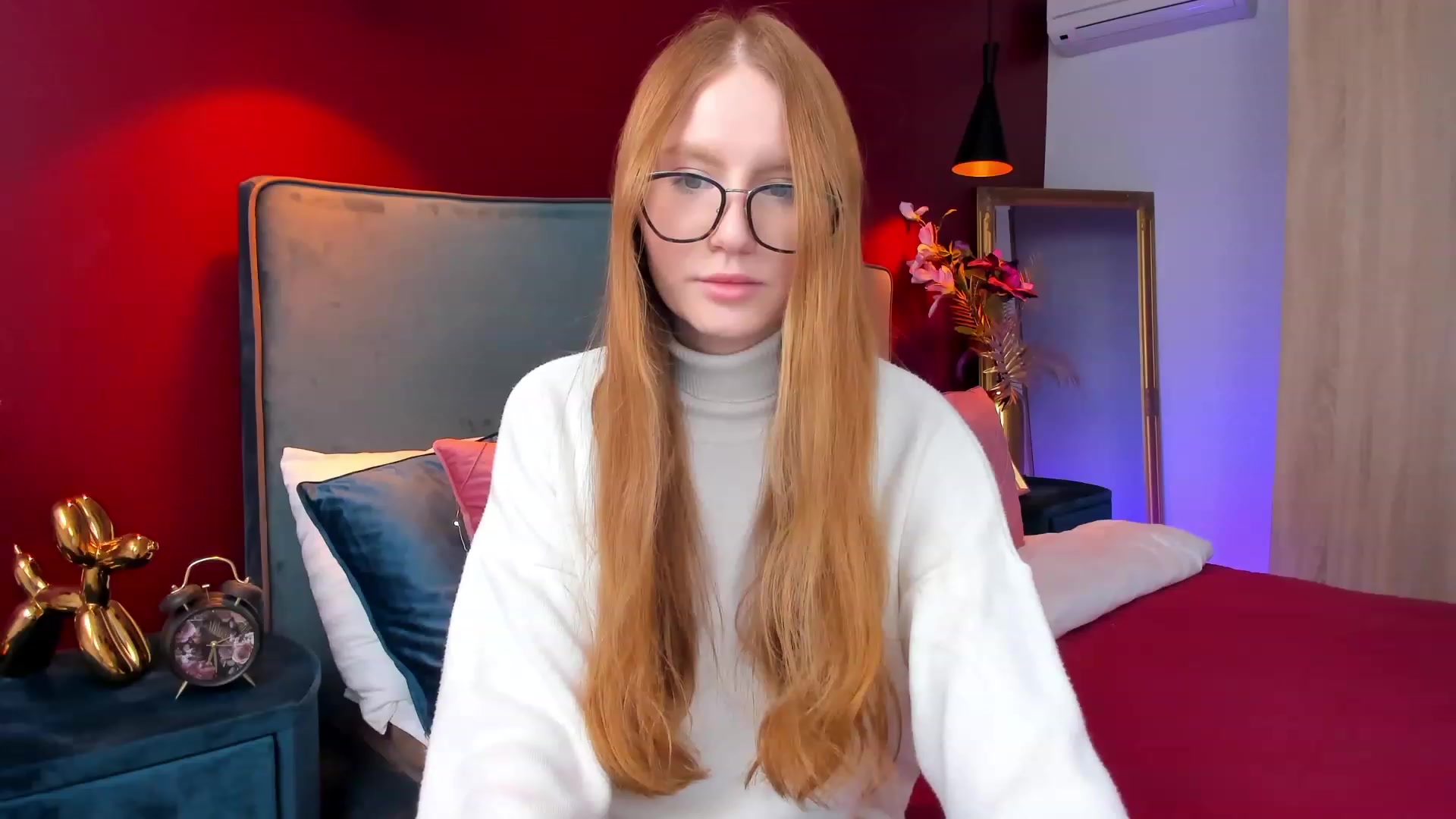Gallery image thumbnail from MiyaFoxy's myfreecams stream on, 02/17/2023, 17:31 image 6 of 20
