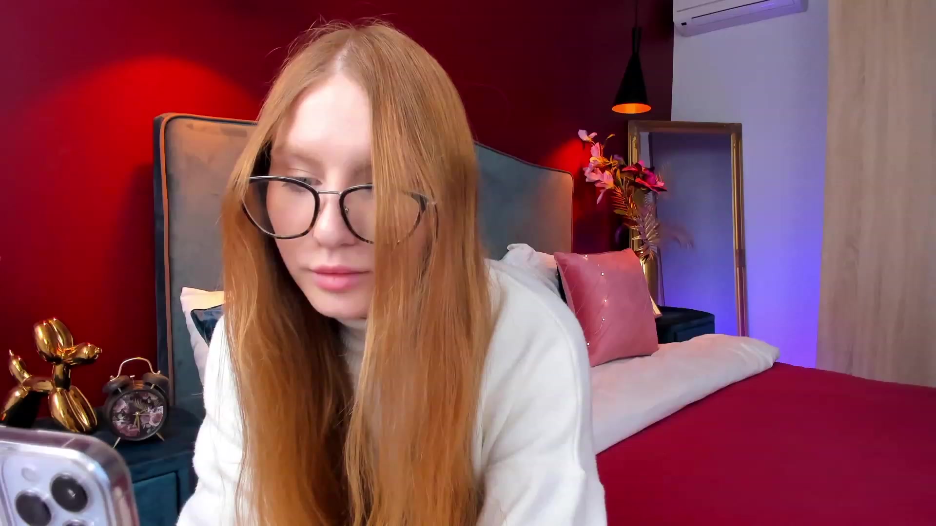 Gallery image thumbnail from MiyaFoxy's myfreecams stream on, 02/17/2023, 17:31 image 8 of 20