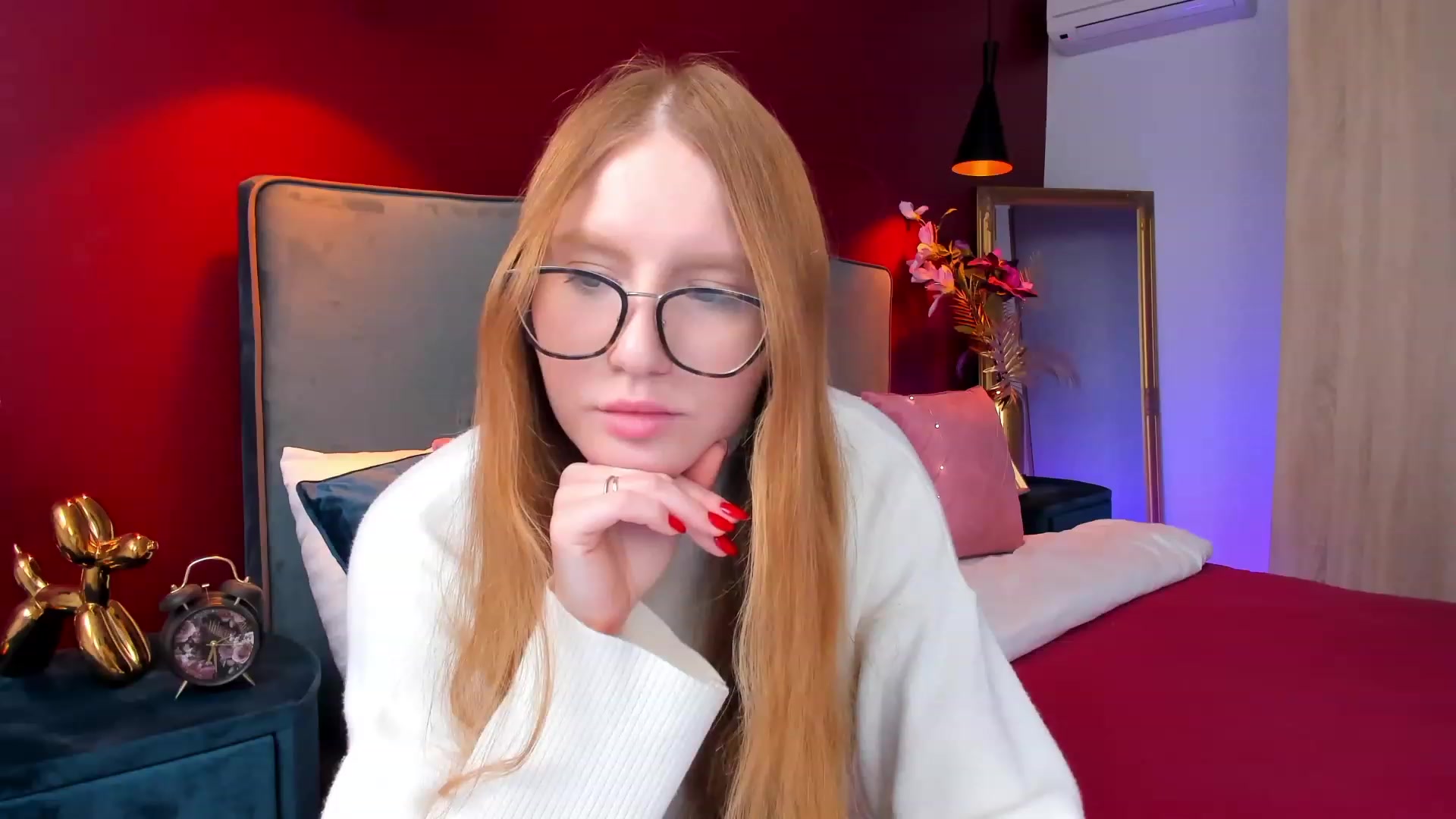 Gallery image thumbnail from MiyaFoxy's myfreecams stream on, 02/17/2023, 17:31 image 18 of 20