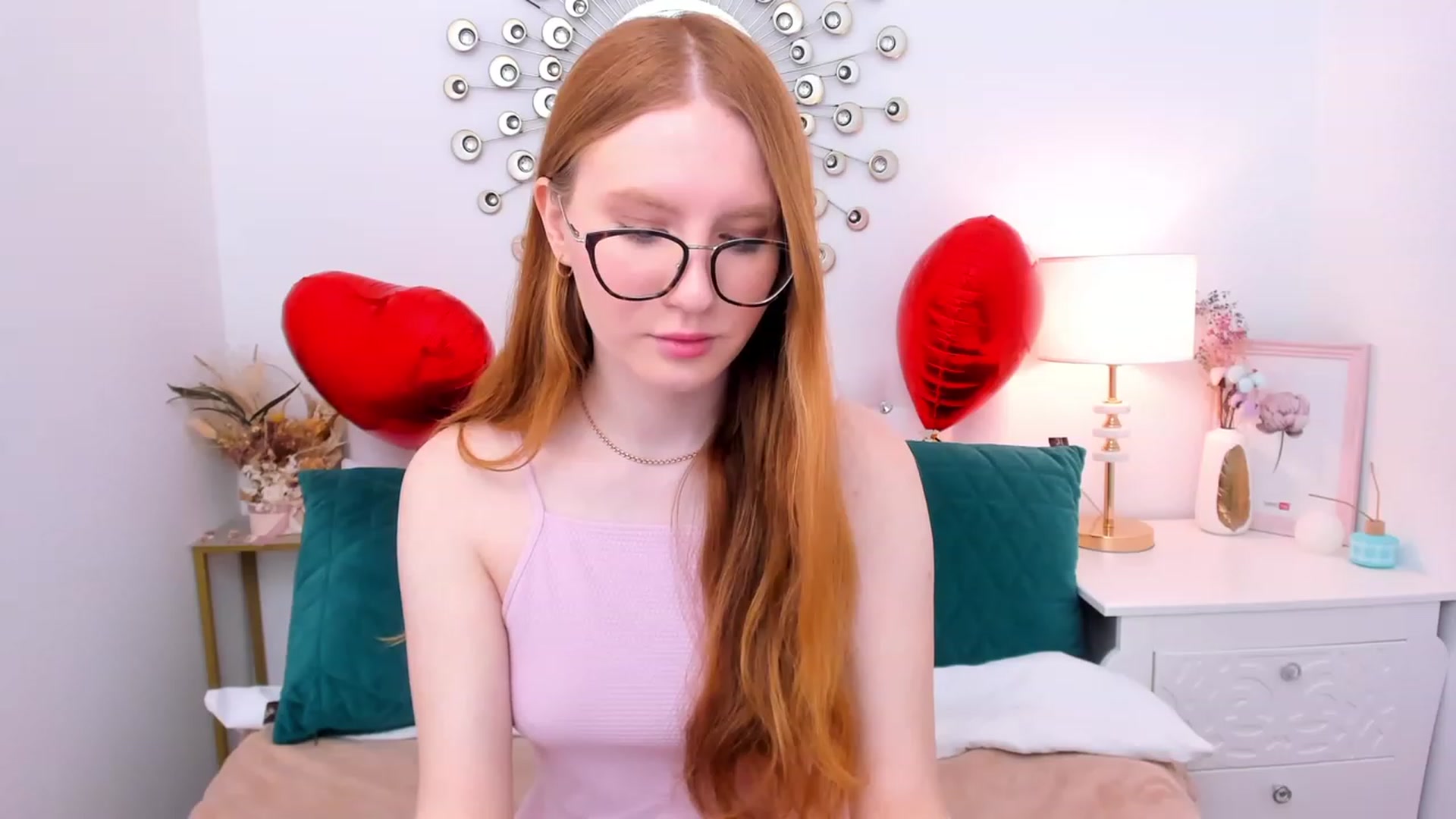 Gallery image thumbnail from MiyaFoxy's myfreecams stream on, 02/18/2023, 15:21 image 3 of 20