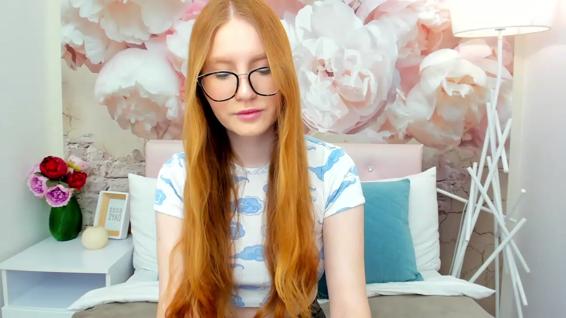 Gallery image thumbnail from MiyaFoxy's myfreecams stream on, 03/19/2023, 14:33 image 8 of 20