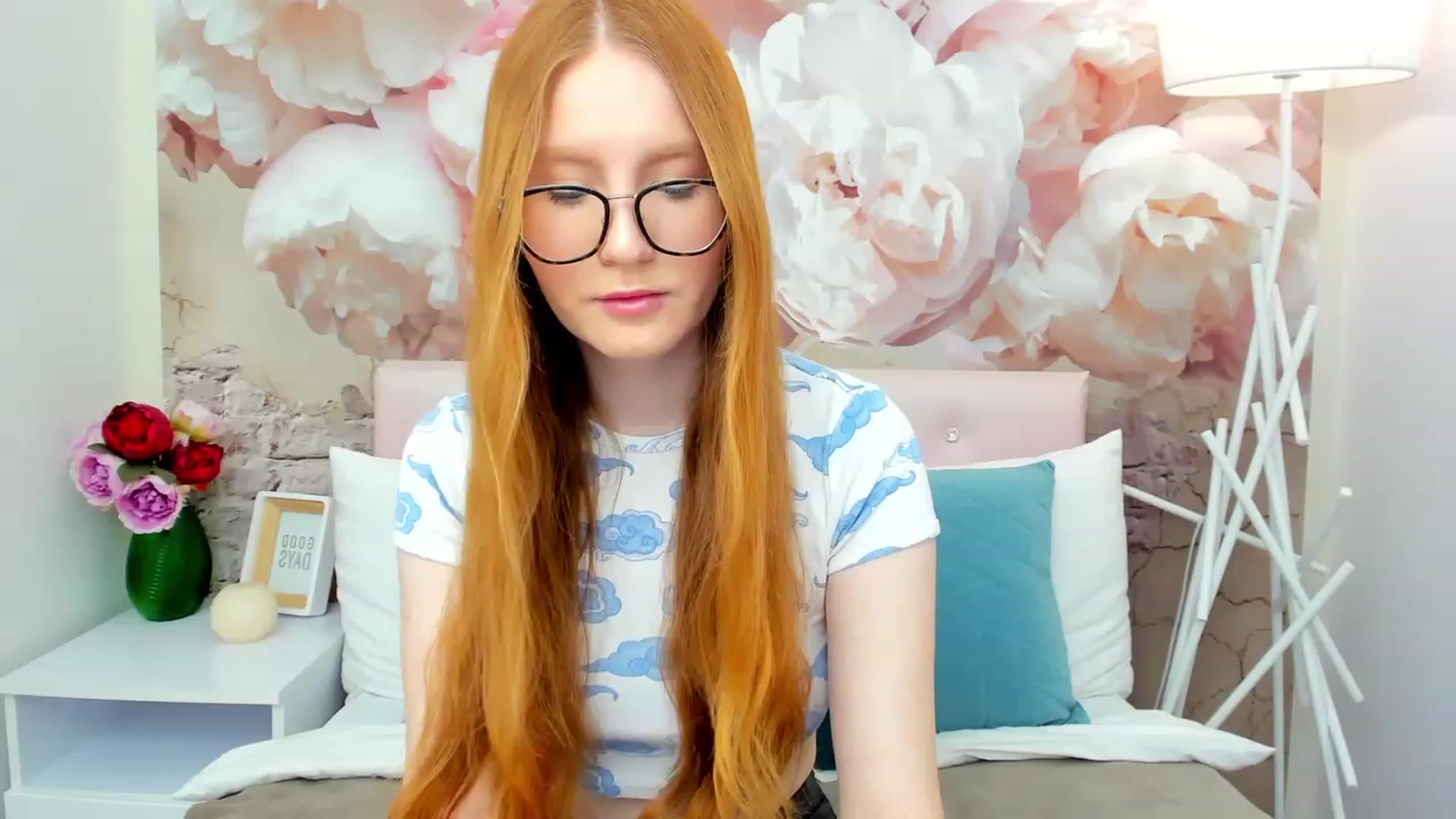 Gallery image thumbnail from MiyaFoxy's myfreecams stream on, 03/19/2023, 14:33 image 6 of 20