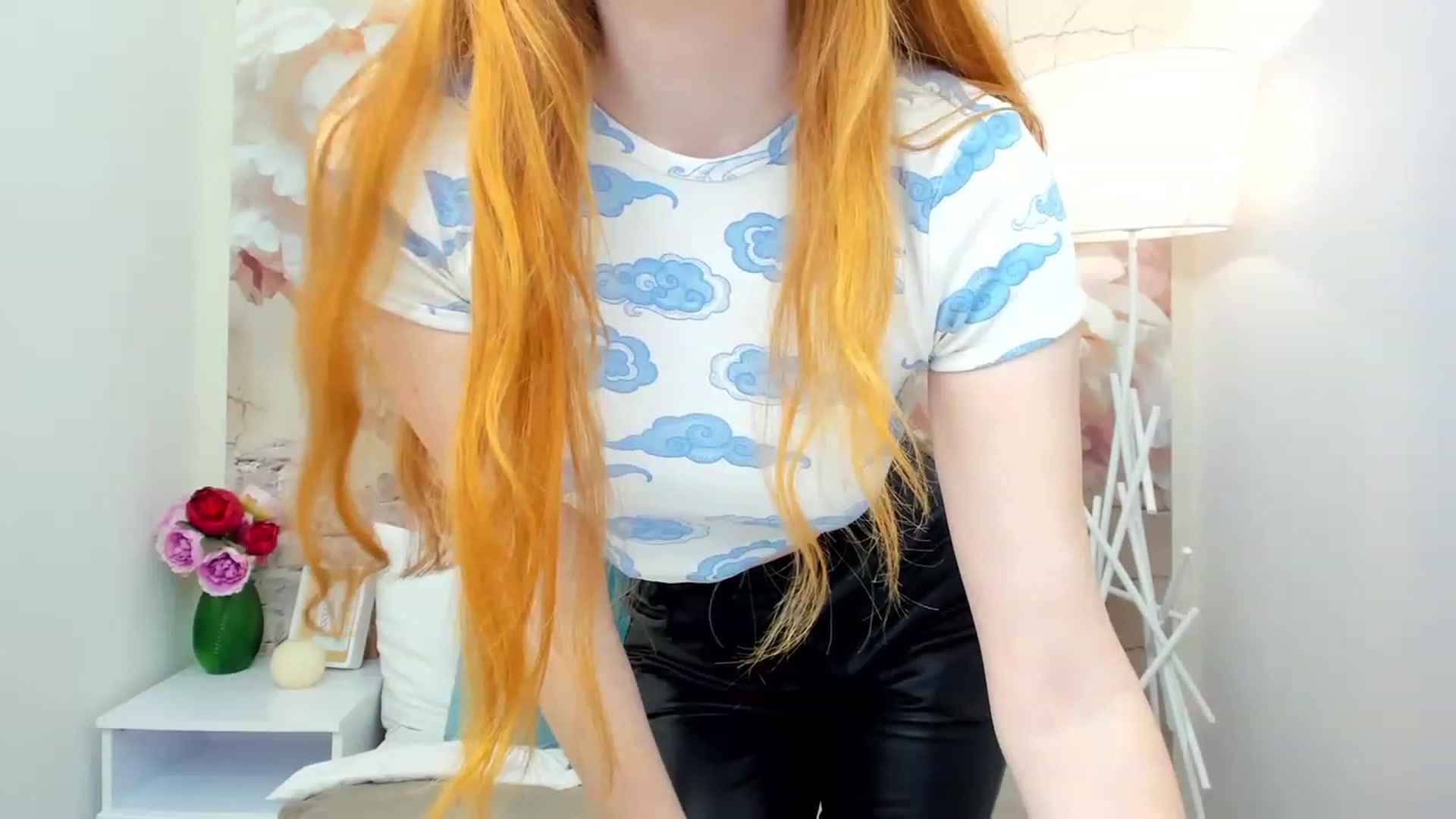 Gallery image thumbnail from MiyaFoxy's myfreecams stream on, 03/19/2023, 14:33 image 14 of 20