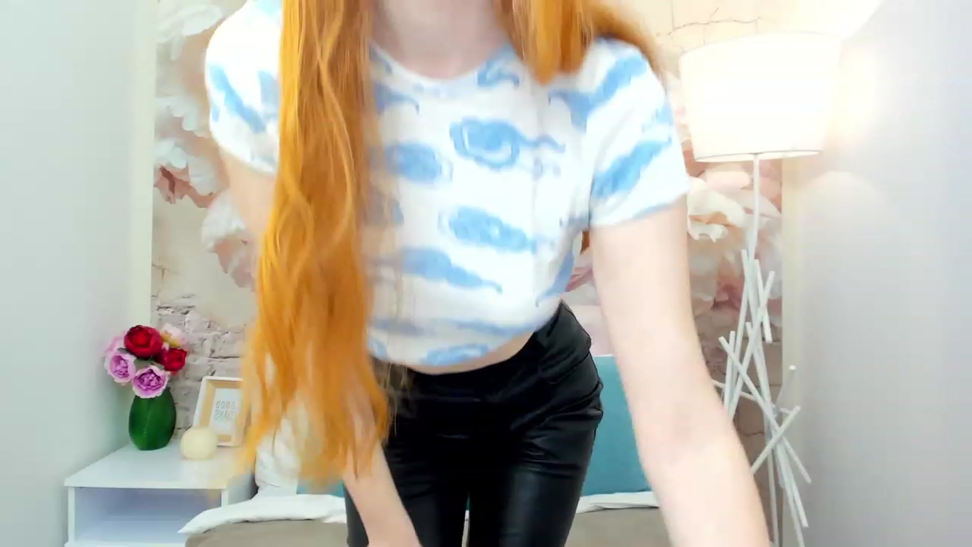 Gallery image thumbnail from MiyaFoxy's myfreecams stream on, 03/19/2023, 14:33 image 16 of 20