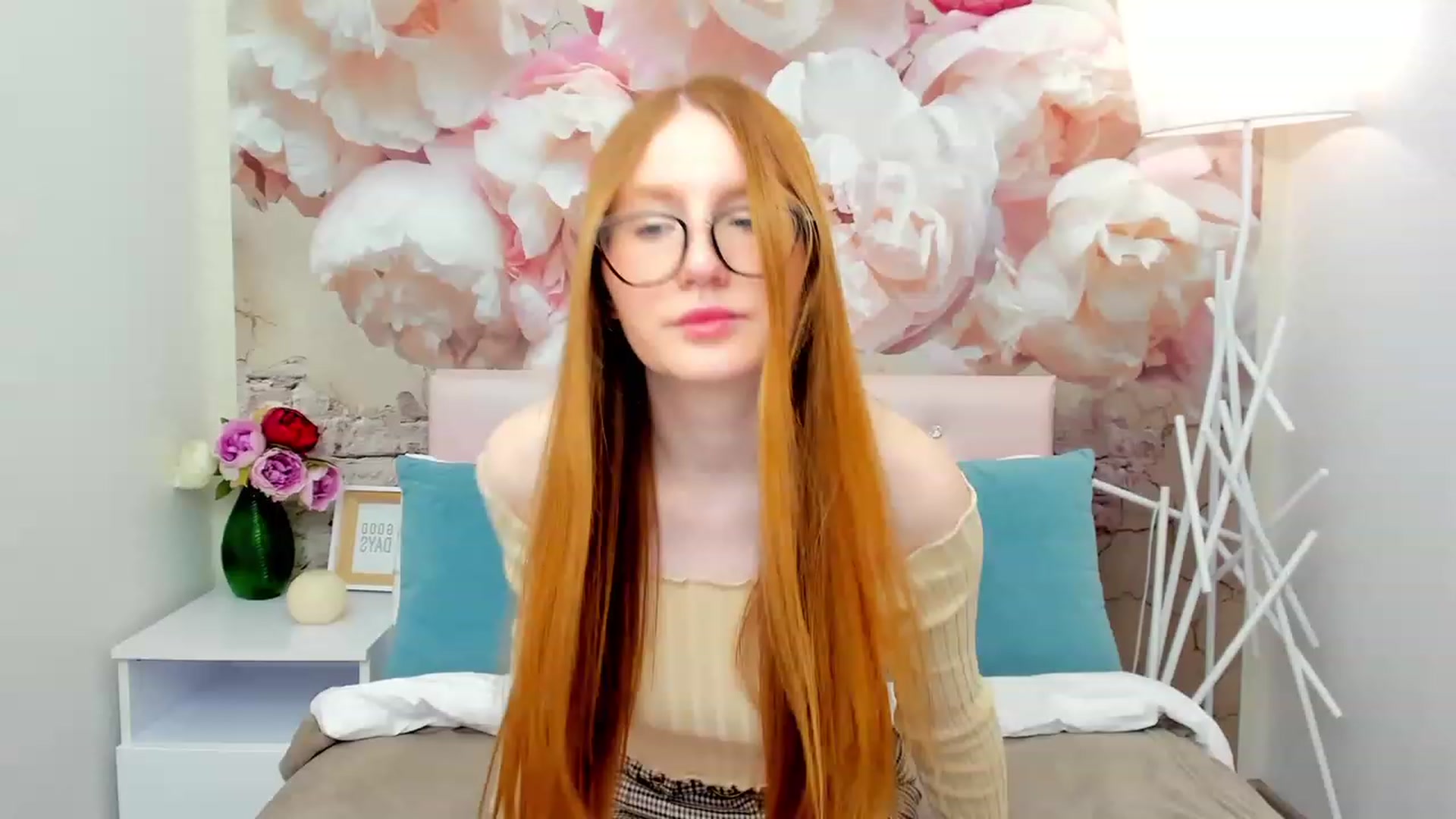 Gallery image thumbnail from MiyaFoxy's myfreecams stream on, 03/25/2023, 15:41 image 4 of 20