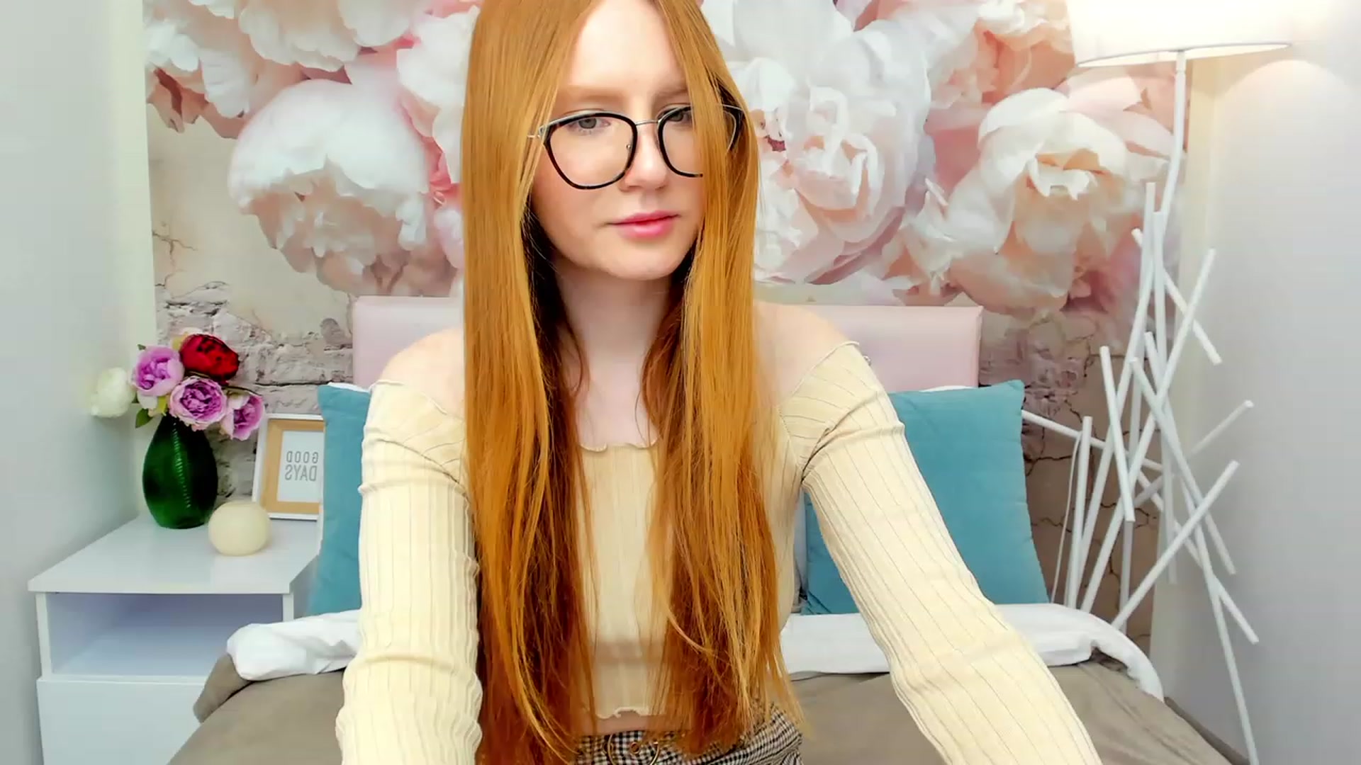 Gallery image thumbnail from MiyaFoxy's myfreecams stream on, 03/25/2023, 15:41 image 8 of 20