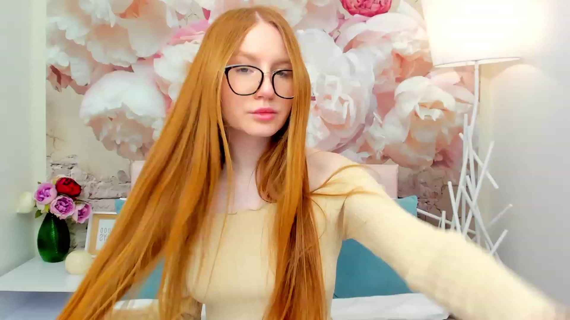 Gallery image thumbnail from MiyaFoxy's myfreecams stream on, 03/25/2023, 15:41 image 13 of 20