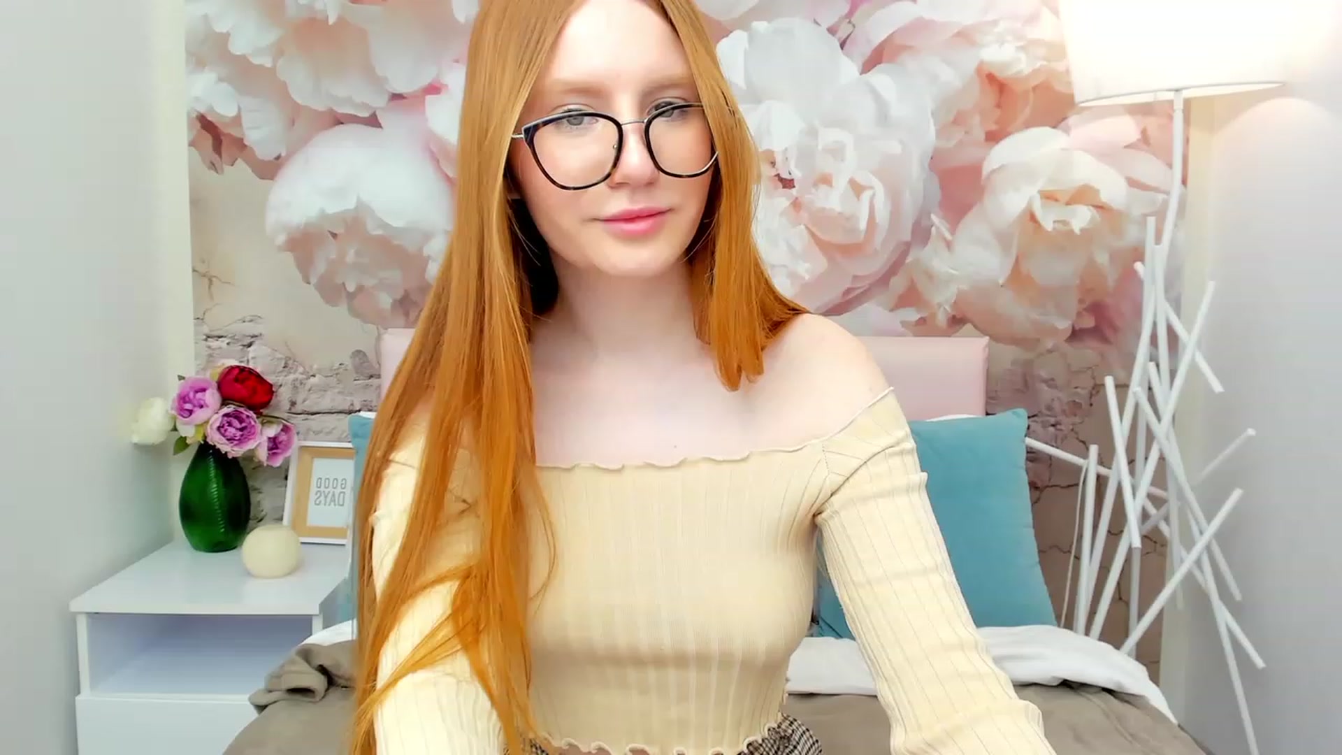 Gallery image thumbnail from MiyaFoxy's myfreecams stream on, 03/25/2023, 15:41 image 19 of 20