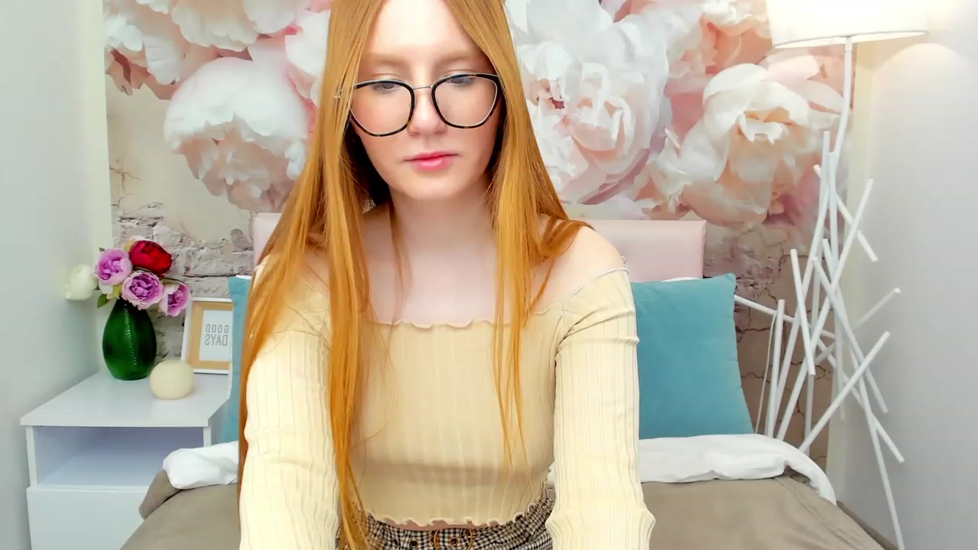 Gallery image thumbnail from MiyaFoxy's myfreecams stream on, 03/25/2023, 15:41 image 7 of 20