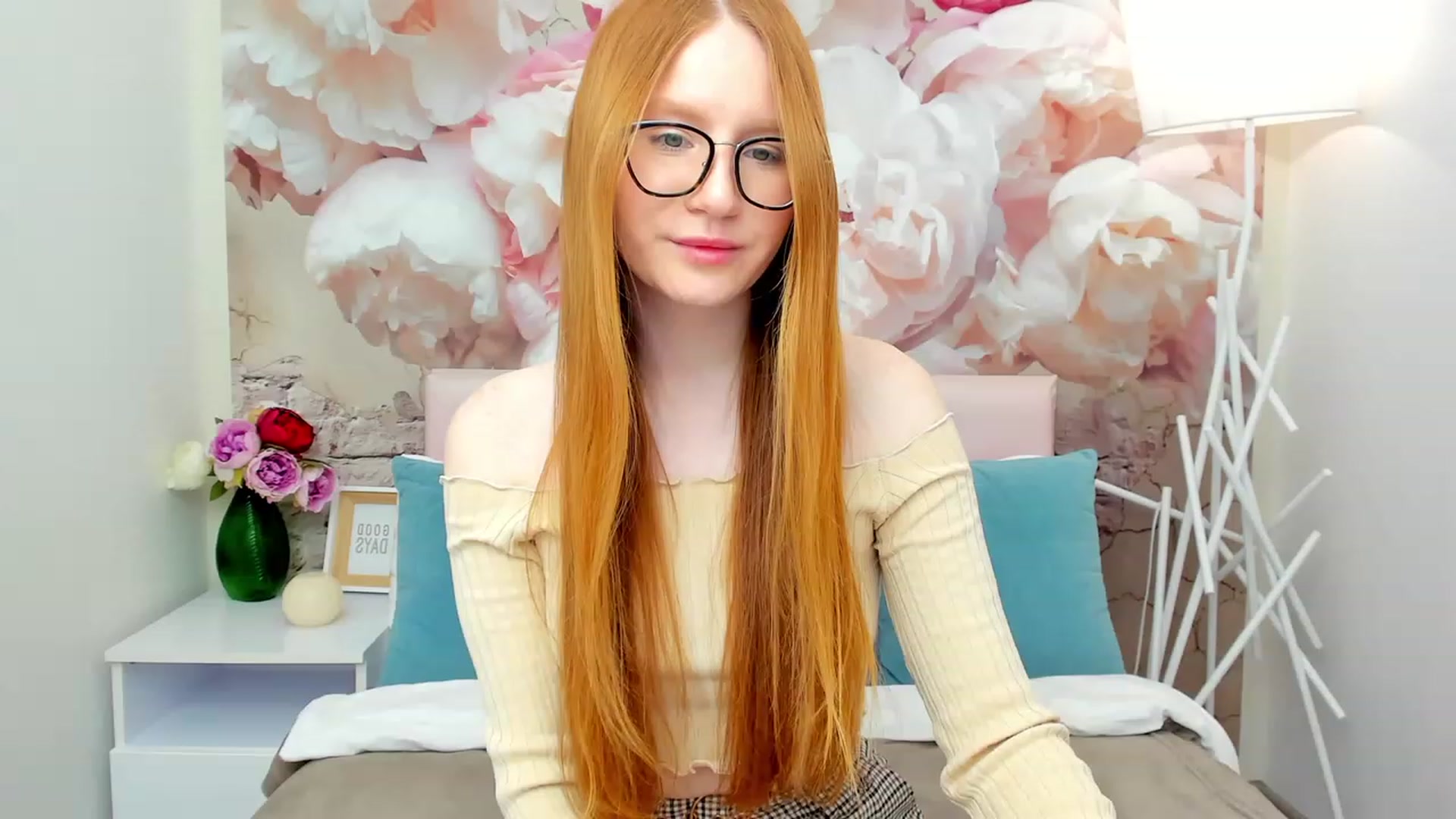 Gallery image thumbnail from MiyaFoxy's myfreecams stream on, 03/25/2023, 15:41 image 1 of 20