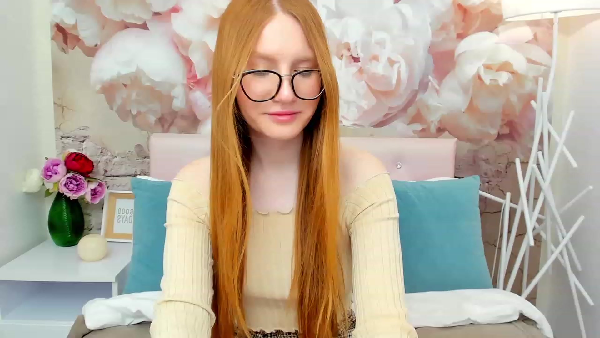 Gallery image thumbnail from MiyaFoxy's myfreecams stream on, 03/25/2023, 15:41 image 9 of 20