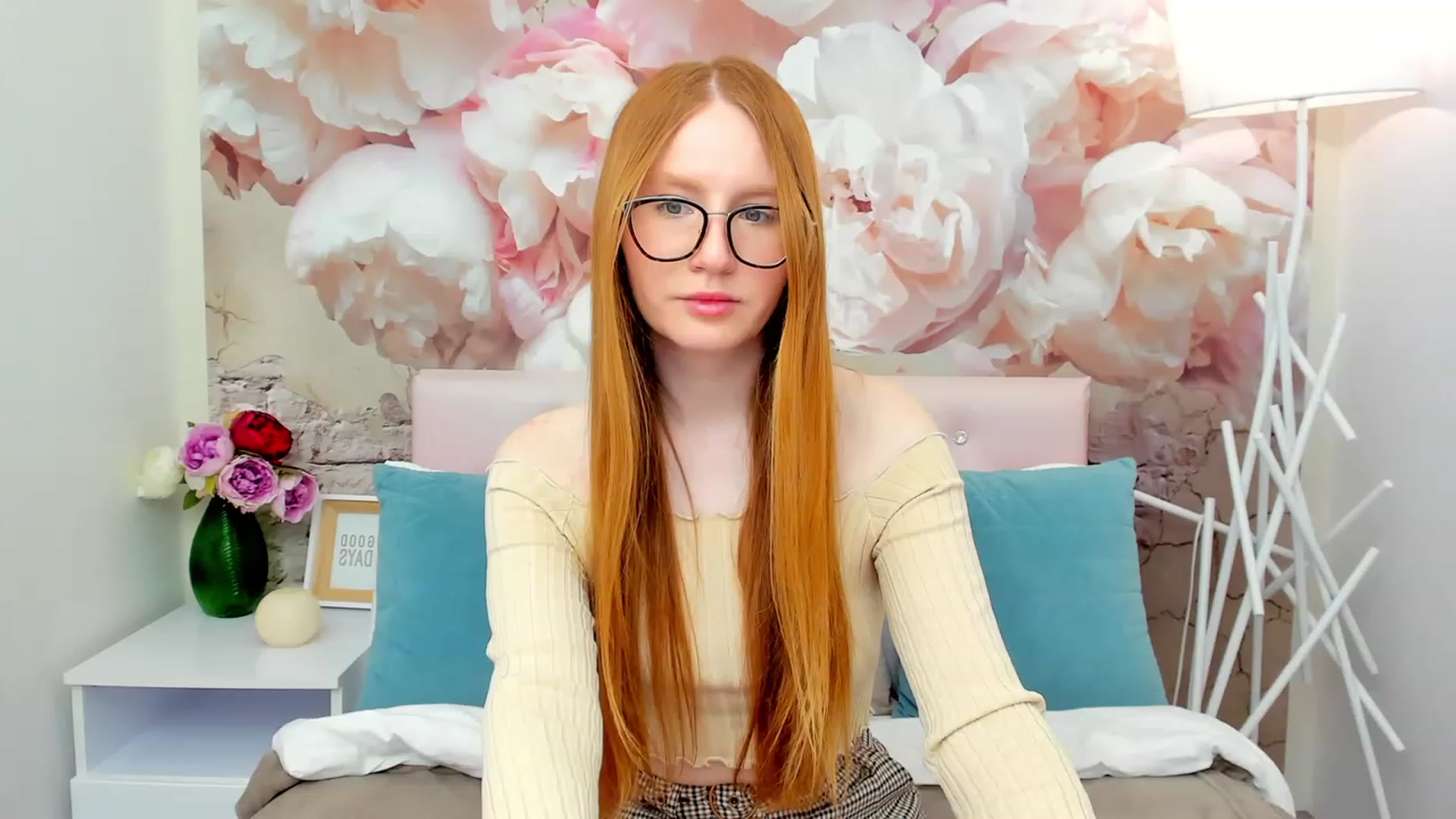 Gallery image thumbnail from MiyaFoxy's myfreecams stream on, 03/25/2023, 15:41 image 3 of 20