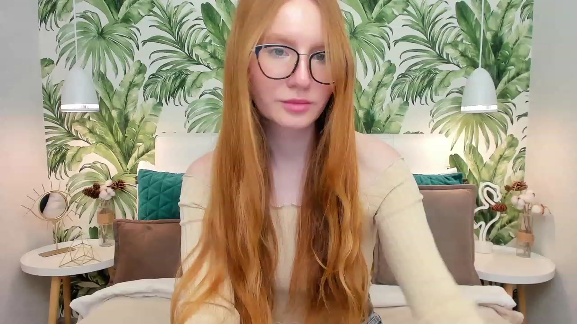 Gallery image thumbnail from MiyaFoxy's myfreecams stream on, 03/27/2023, 17:43 image 2 of 20