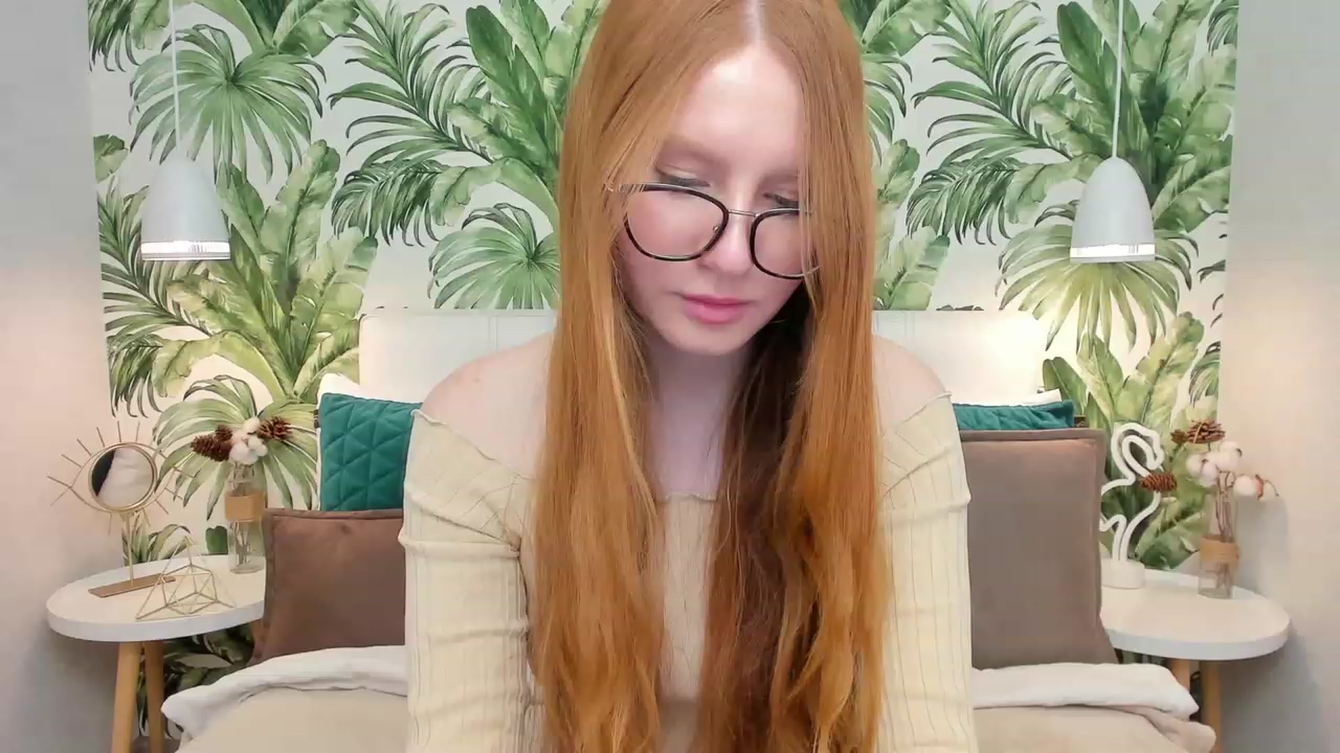 Gallery image thumbnail from MiyaFoxy's myfreecams stream on, 03/27/2023, 17:43 image 7 of 20