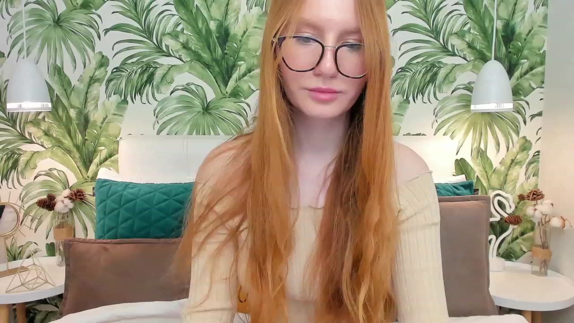 Gallery image thumbnail from MiyaFoxy's myfreecams stream on, 03/27/2023, 17:43 image 20 of 20