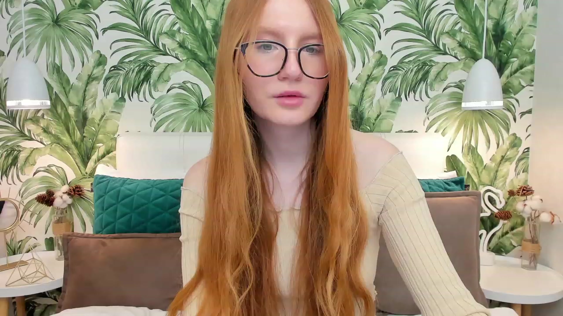 Gallery image thumbnail from MiyaFoxy's myfreecams stream on, 03/27/2023, 17:43 image 17 of 20