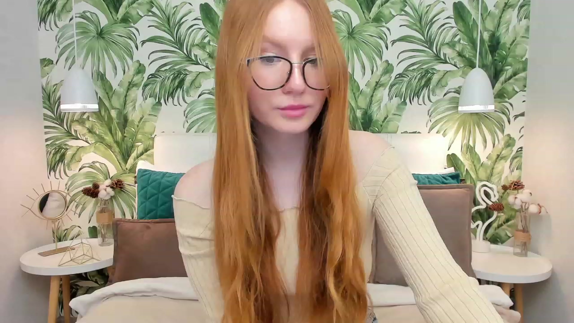 Gallery image thumbnail from MiyaFoxy's myfreecams stream on, 03/27/2023, 17:43 image 8 of 20