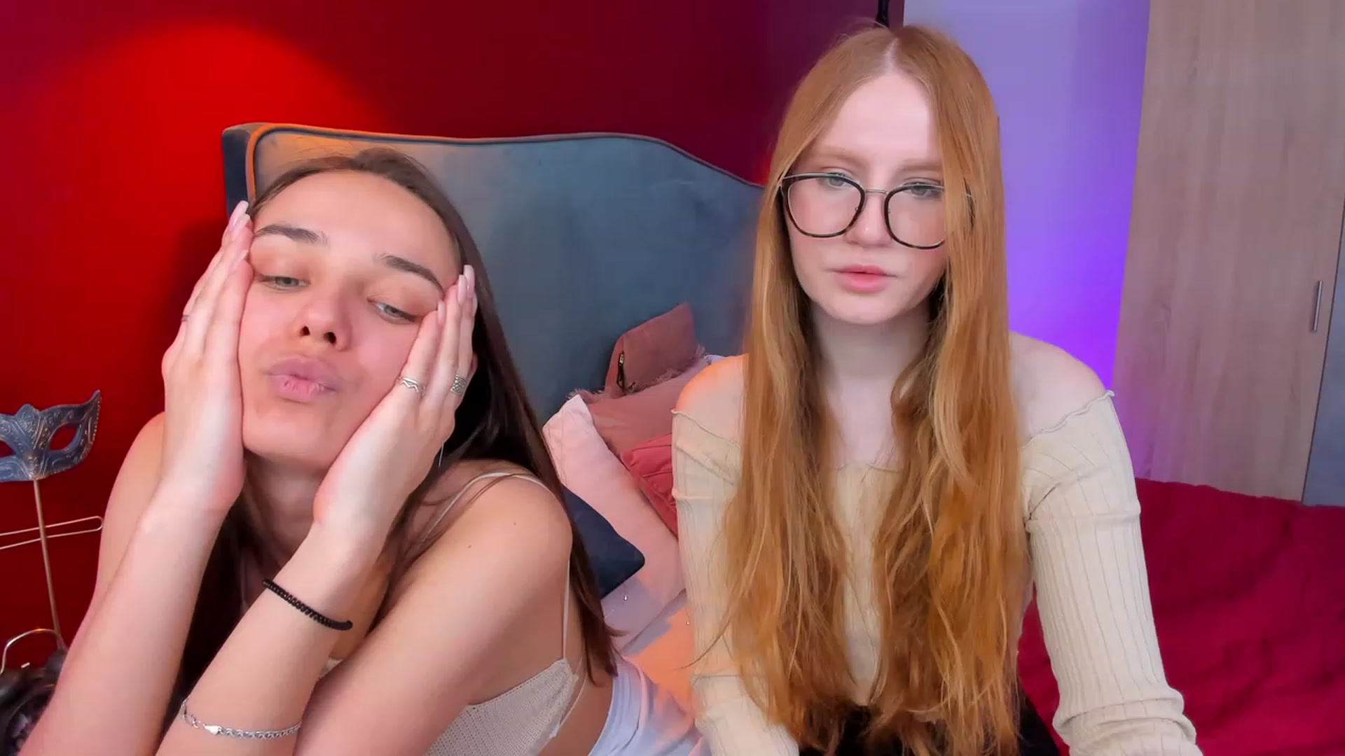 Gallery image thumbnail from MiyaFoxy's myfreecams stream on, 03/31/2023, 12:12 image 8 of 20