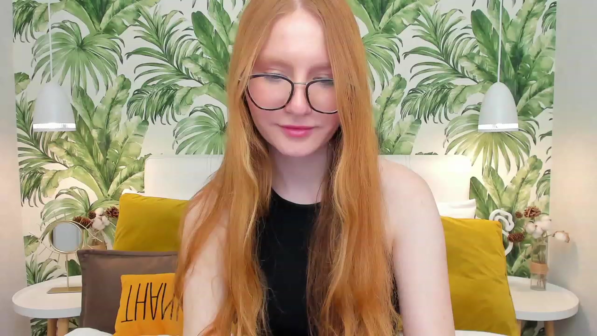 Gallery image thumbnail from MiyaFoxy's myfreecams stream on, 04/01/2023, 18:17 image 5 of 20