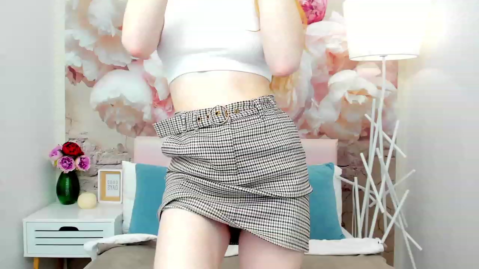 Gallery image thumbnail from MiyaFoxy's myfreecams stream on, 04/07/2023, 16:09 image 12 of 20