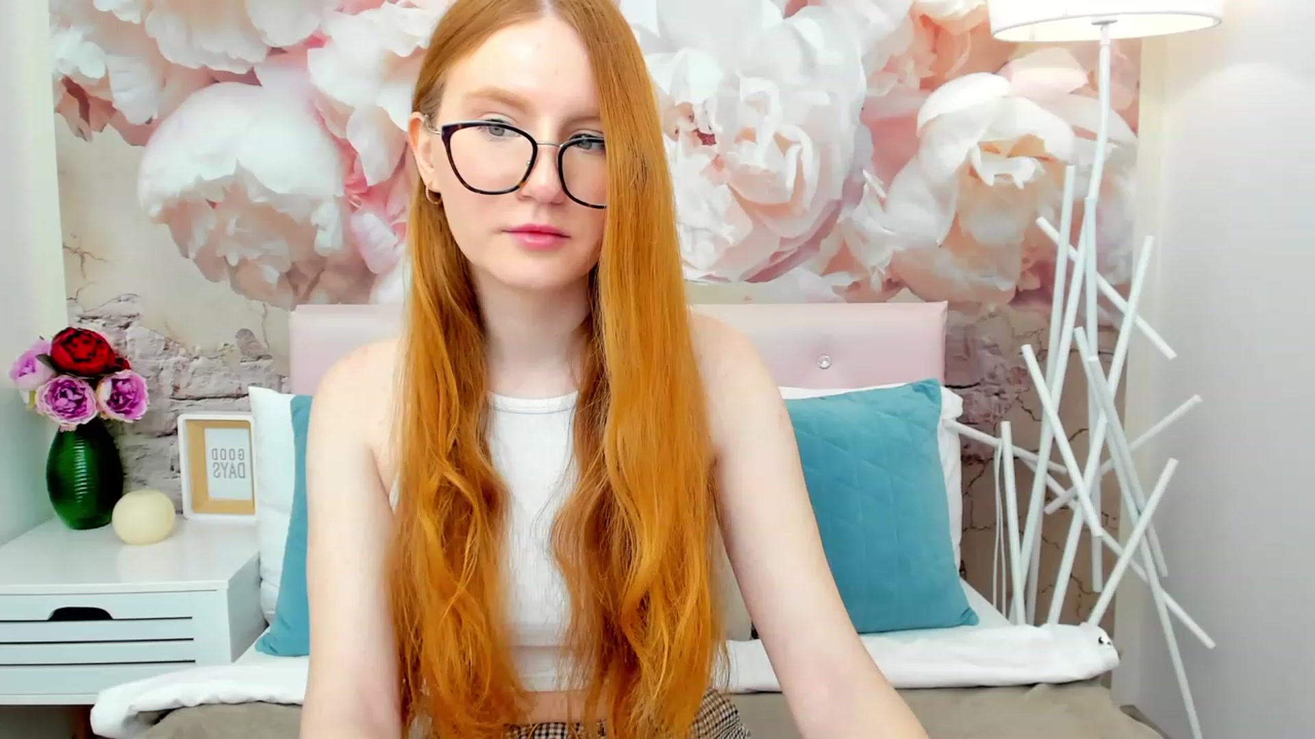Gallery image thumbnail from MiyaFoxy's myfreecams stream on, 04/07/2023, 16:09 image 4 of 20