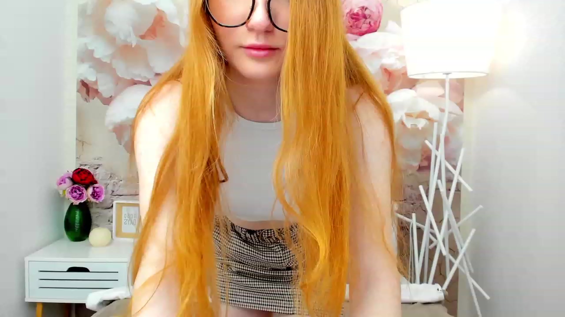 Gallery image thumbnail from MiyaFoxy's myfreecams stream on, 04/07/2023, 16:09 image 8 of 20