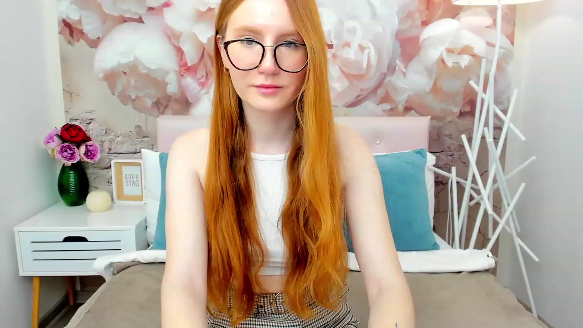 Gallery image thumbnail from MiyaFoxy's myfreecams stream on, 04/07/2023, 16:09 image 18 of 20