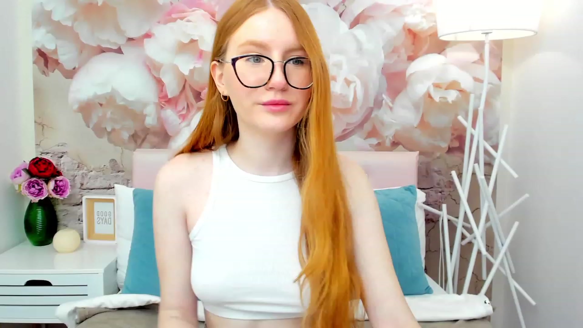 Gallery image thumbnail from MiyaFoxy's myfreecams stream on, 04/07/2023, 16:09 image 16 of 20