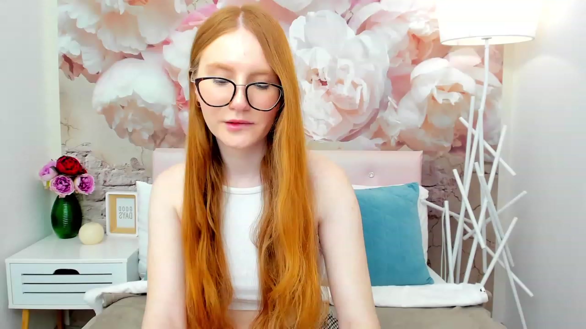 Gallery image thumbnail from MiyaFoxy's myfreecams stream on, 04/07/2023, 16:09 image 14 of 20