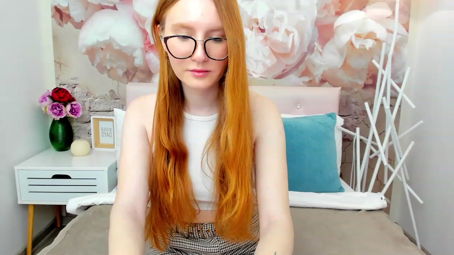 Gallery image thumbnail from MiyaFoxy's myfreecams stream on, 04/07/2023, 16:09 image 9 of 20