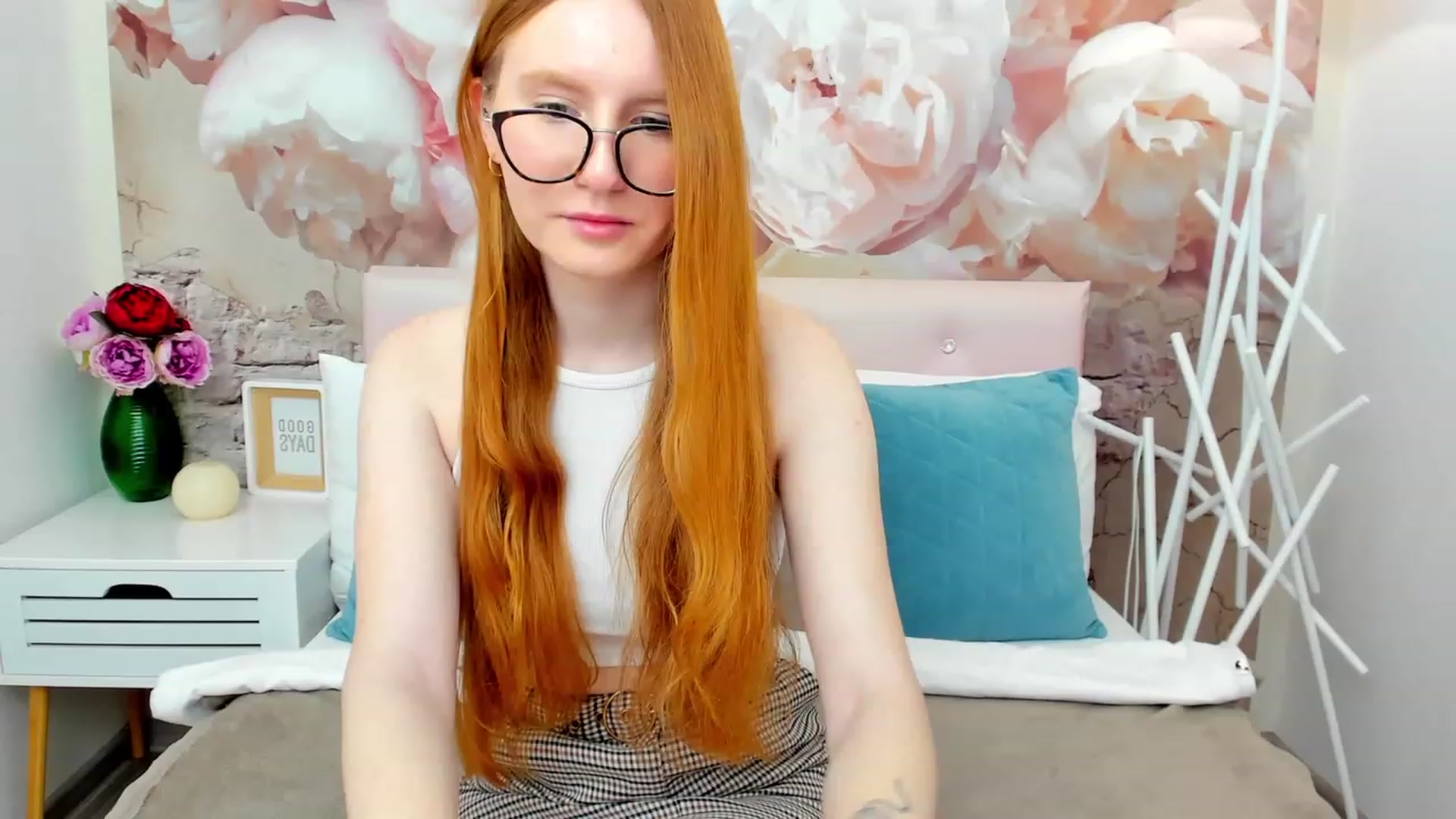 Gallery image thumbnail from MiyaFoxy's myfreecams stream on, 04/07/2023, 16:09 image 10 of 20