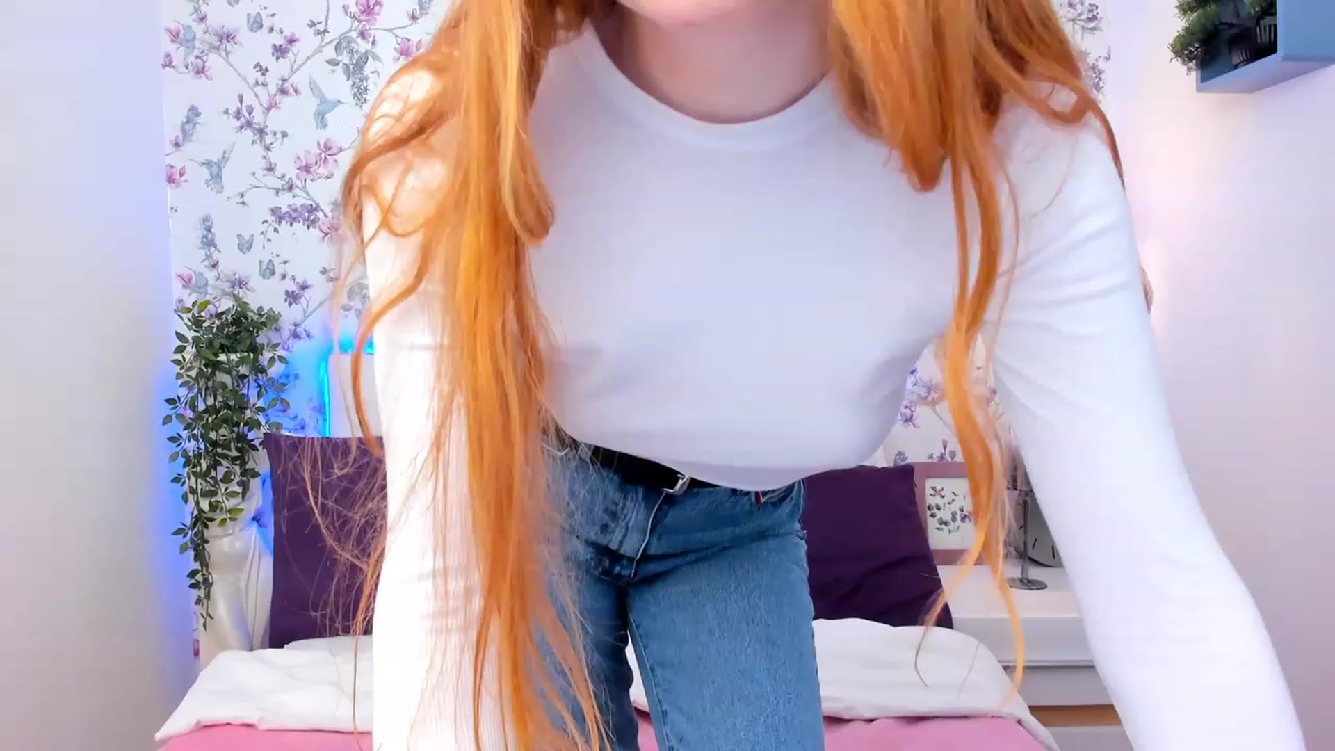 Gallery image thumbnail from MiyaFoxy's myfreecams stream on, 04/18/2023, 10:02 image 10 of 20