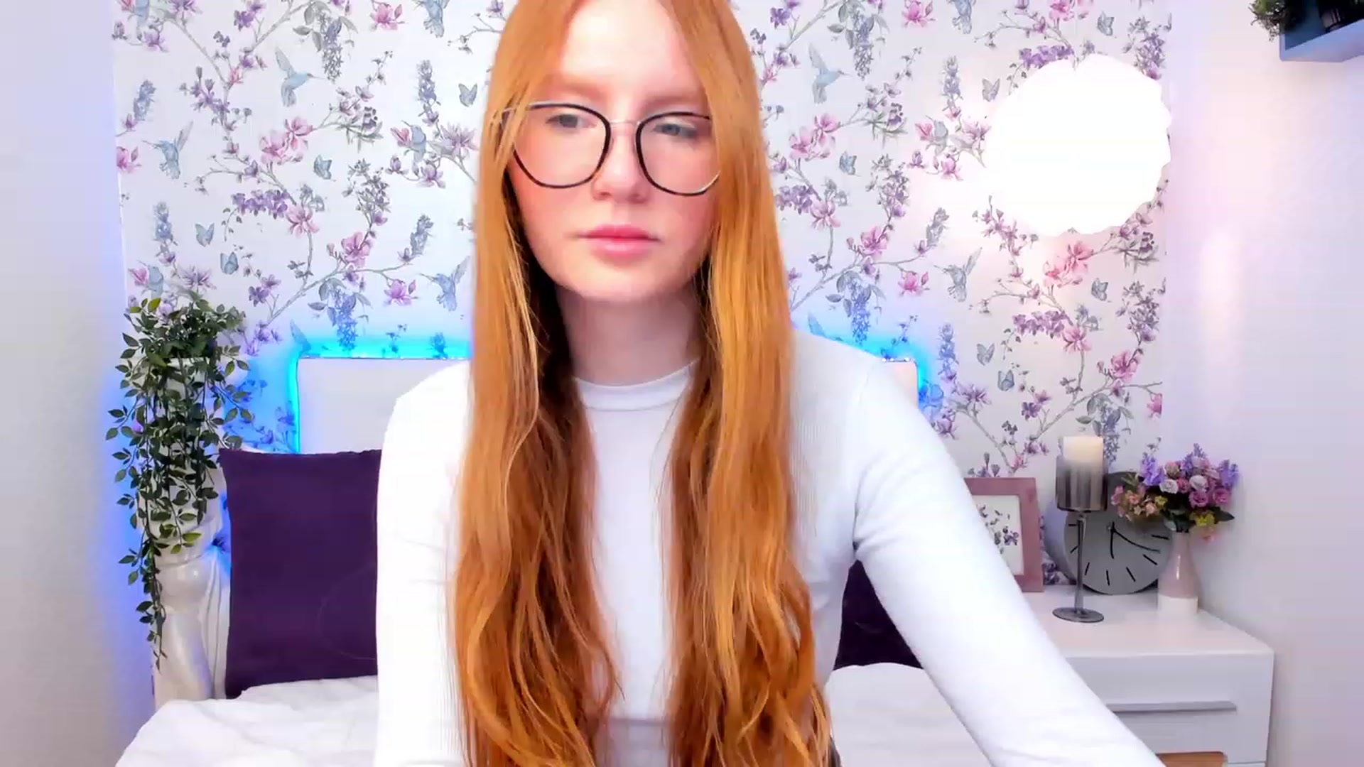 Gallery image thumbnail from MiyaFoxy's myfreecams stream on, 04/18/2023, 10:02 image 17 of 20