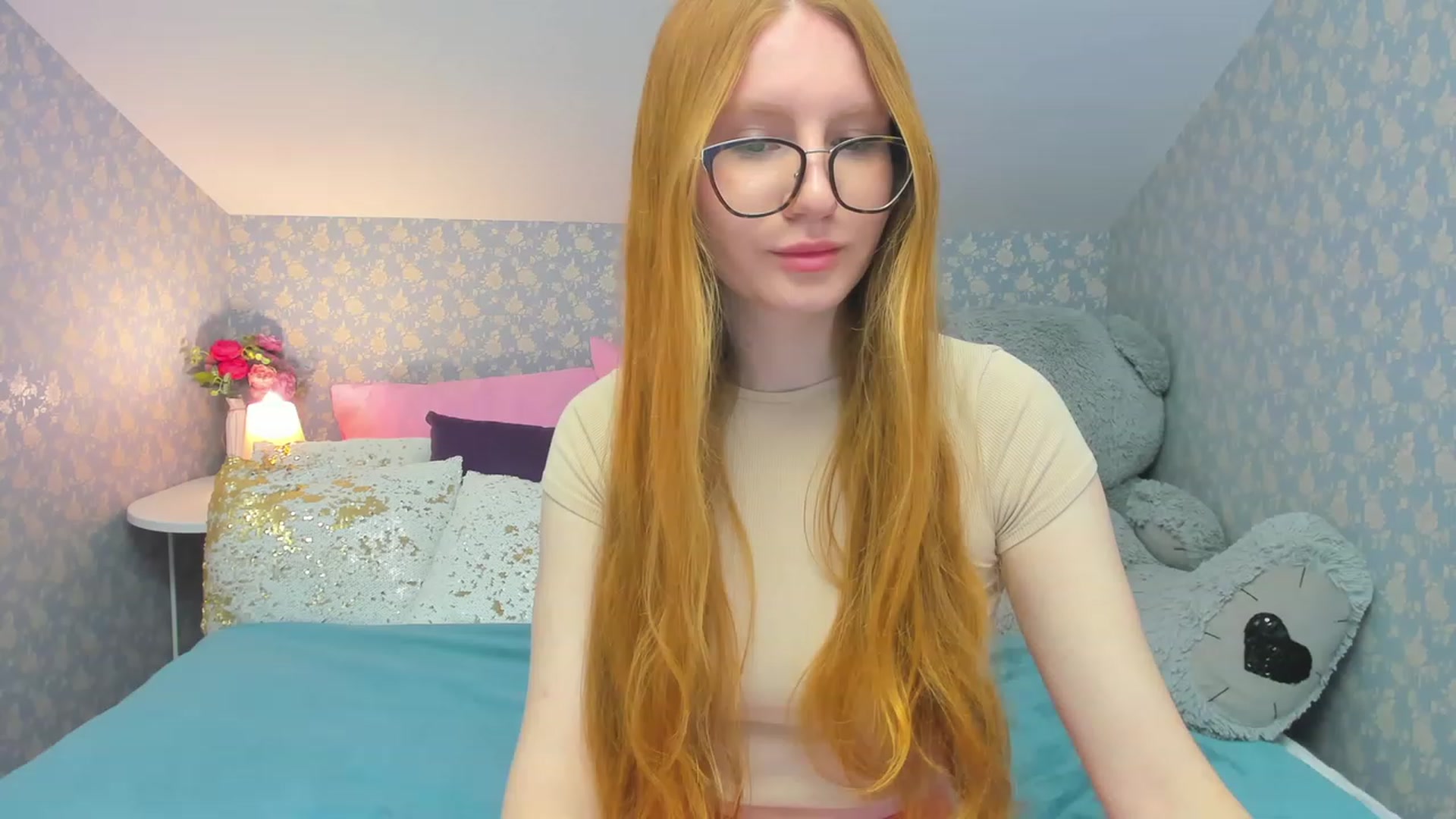 Gallery image thumbnail from MiyaFoxy's myfreecams stream on, 04/23/2023, 16:57 image 12 of 20