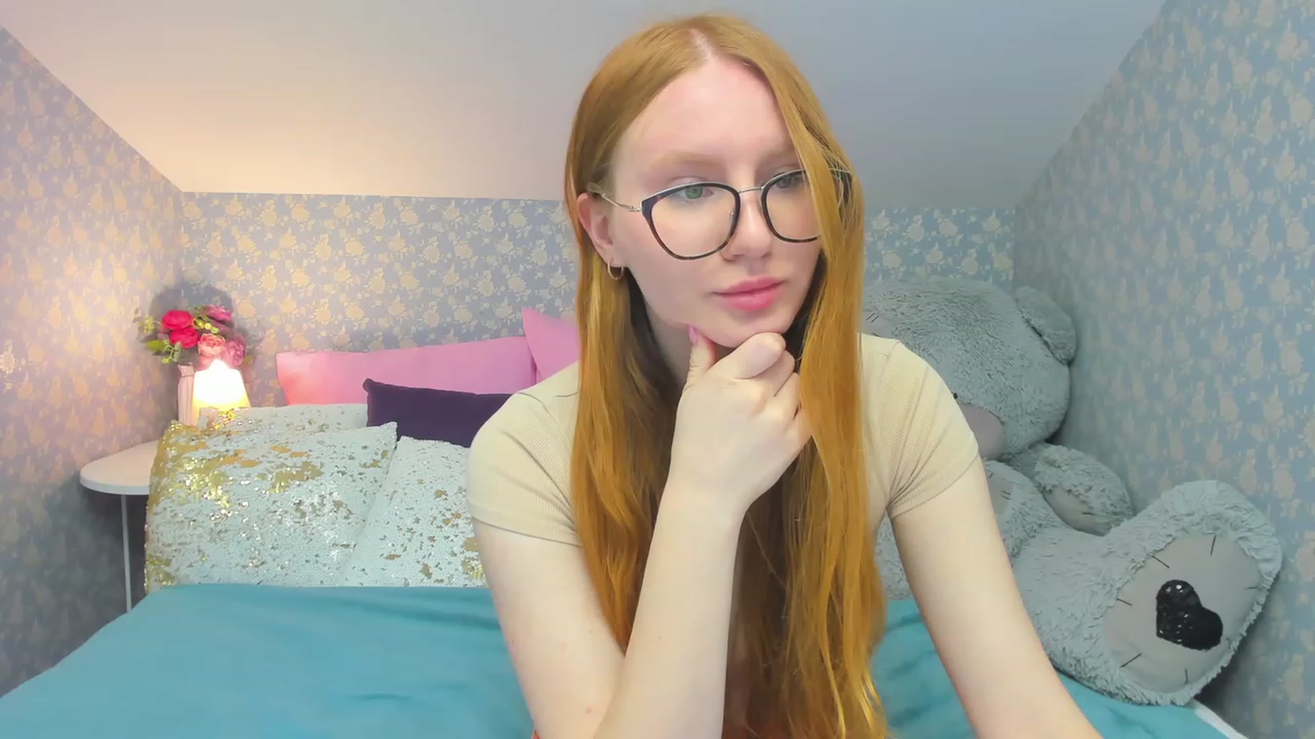 Gallery image thumbnail from MiyaFoxy's myfreecams stream on, 04/23/2023, 16:57 image 3 of 20