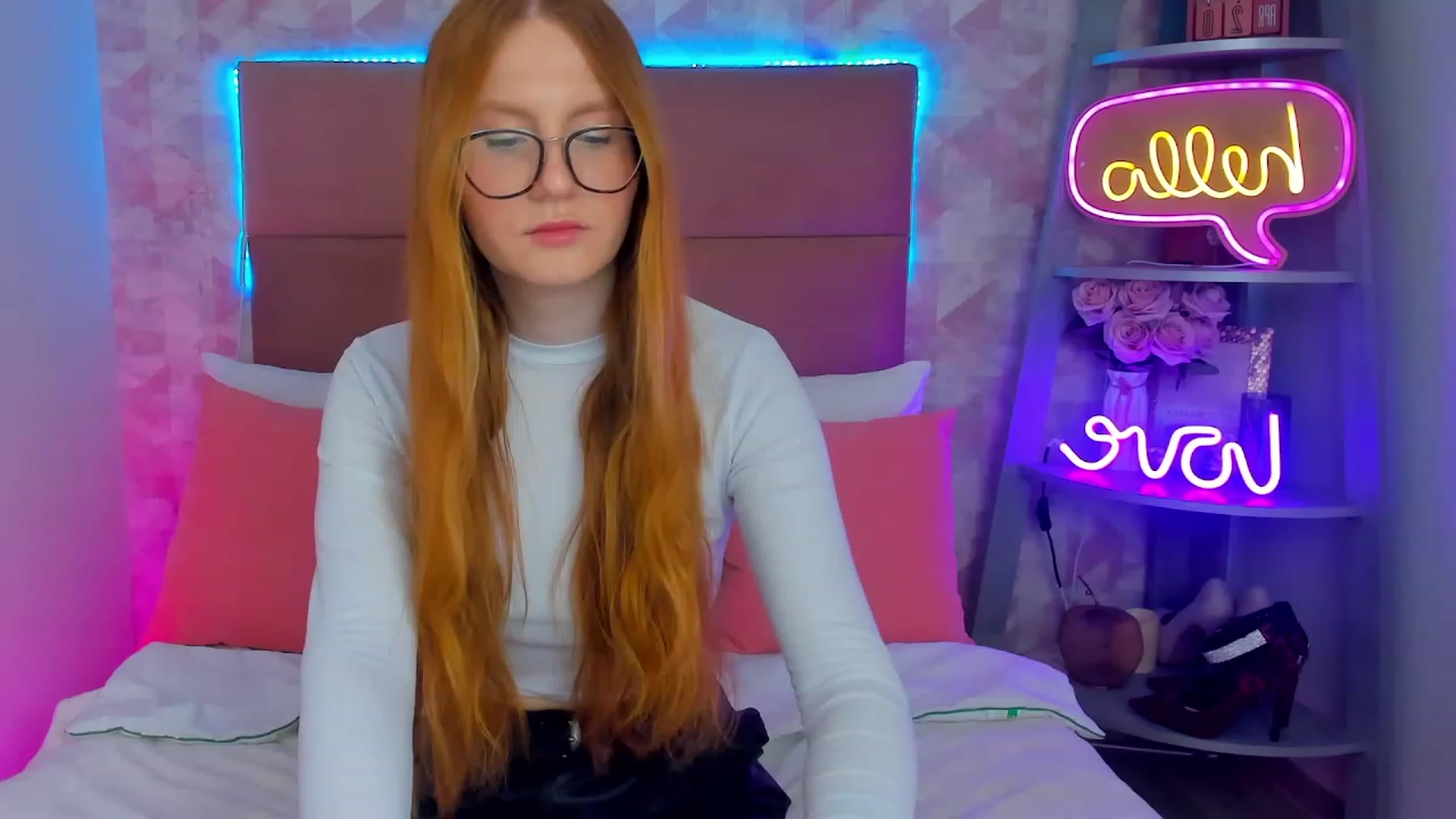 Gallery image thumbnail from MiyaFoxy's myfreecams stream on, 05/02/2023, 14:40 image 6 of 20