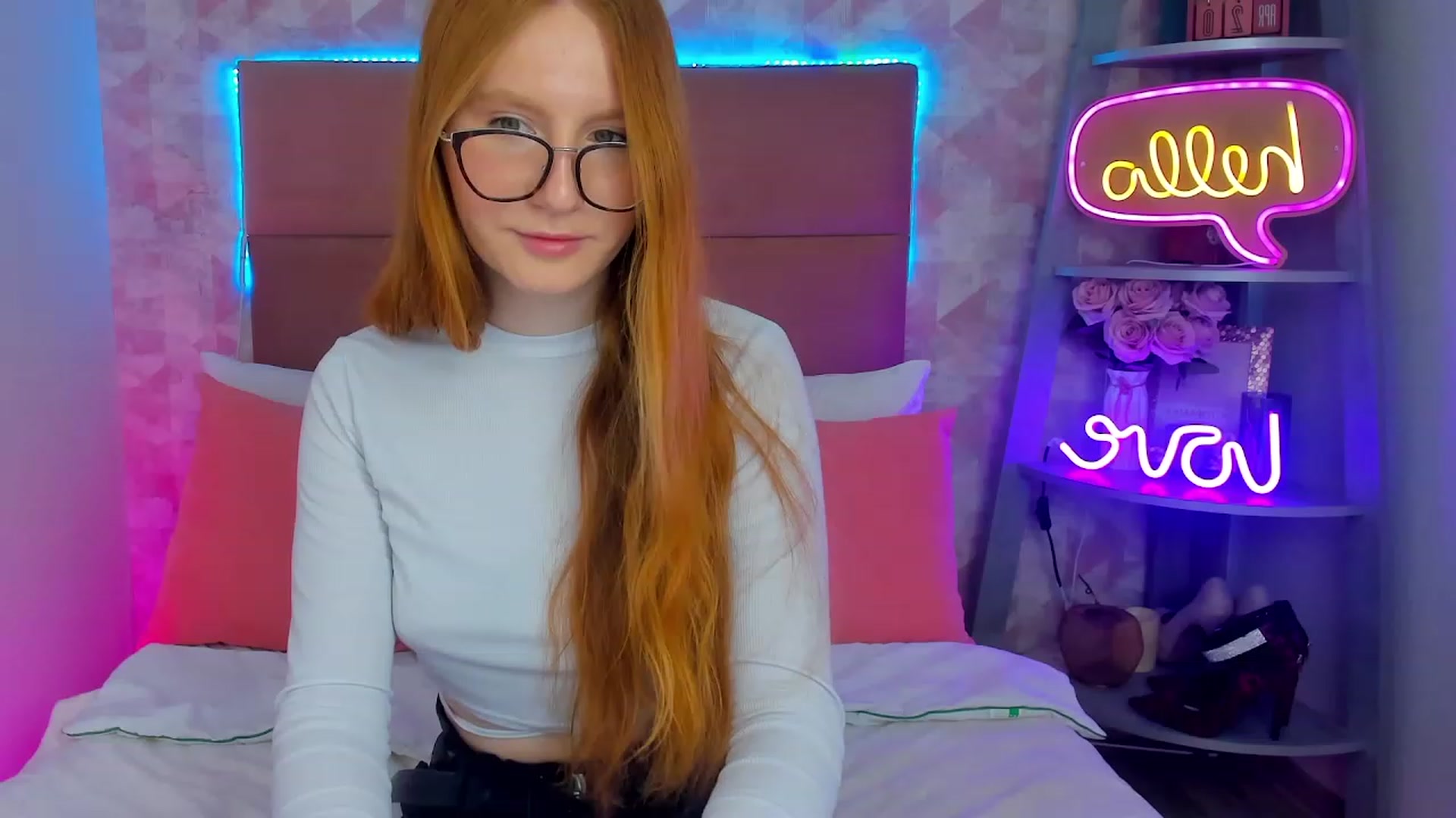 Gallery image thumbnail from MiyaFoxy's myfreecams stream on, 05/02/2023, 14:40 image 18 of 20