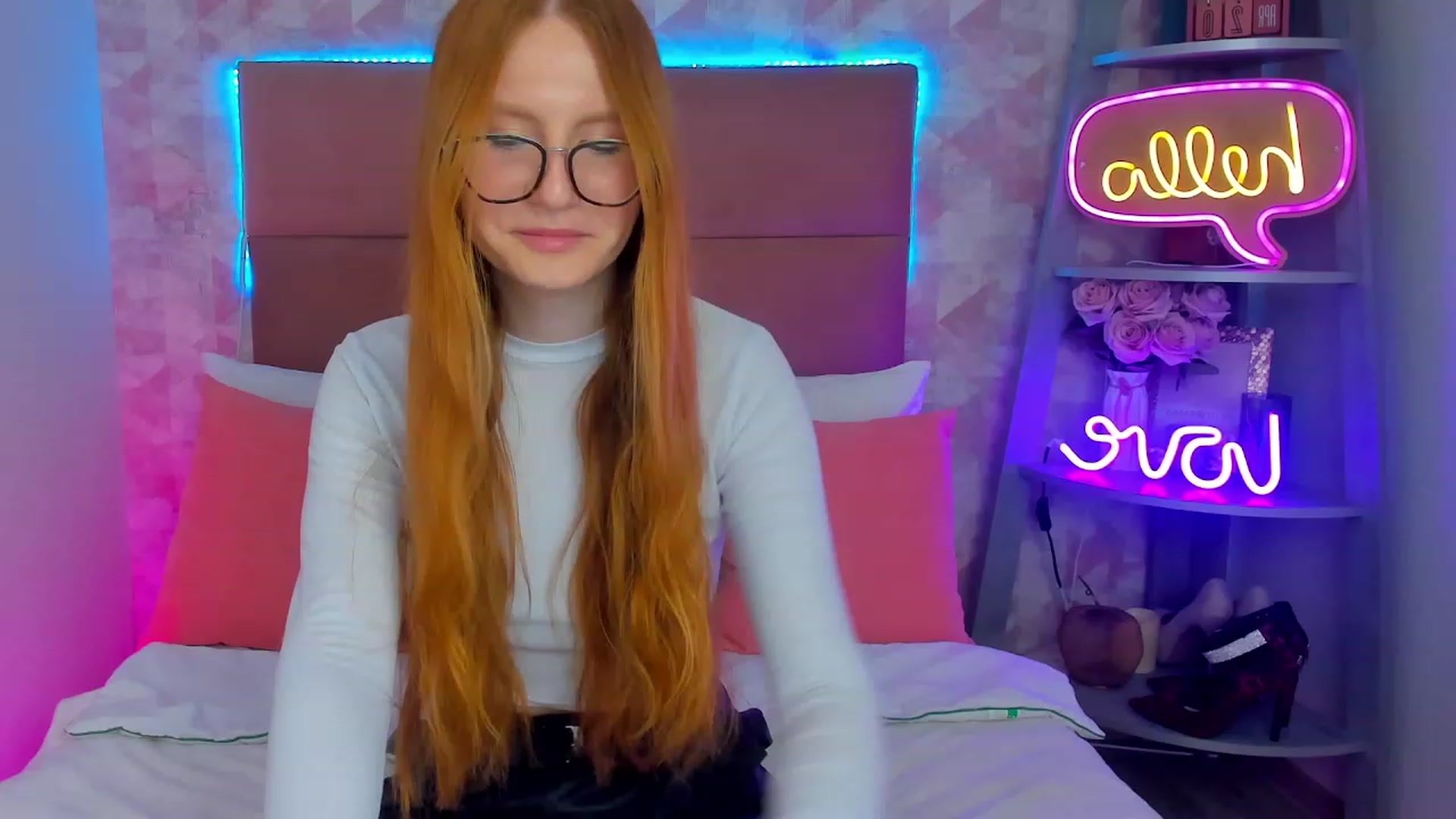 Gallery image thumbnail from MiyaFoxy's myfreecams stream on, 05/02/2023, 14:40 image 7 of 20