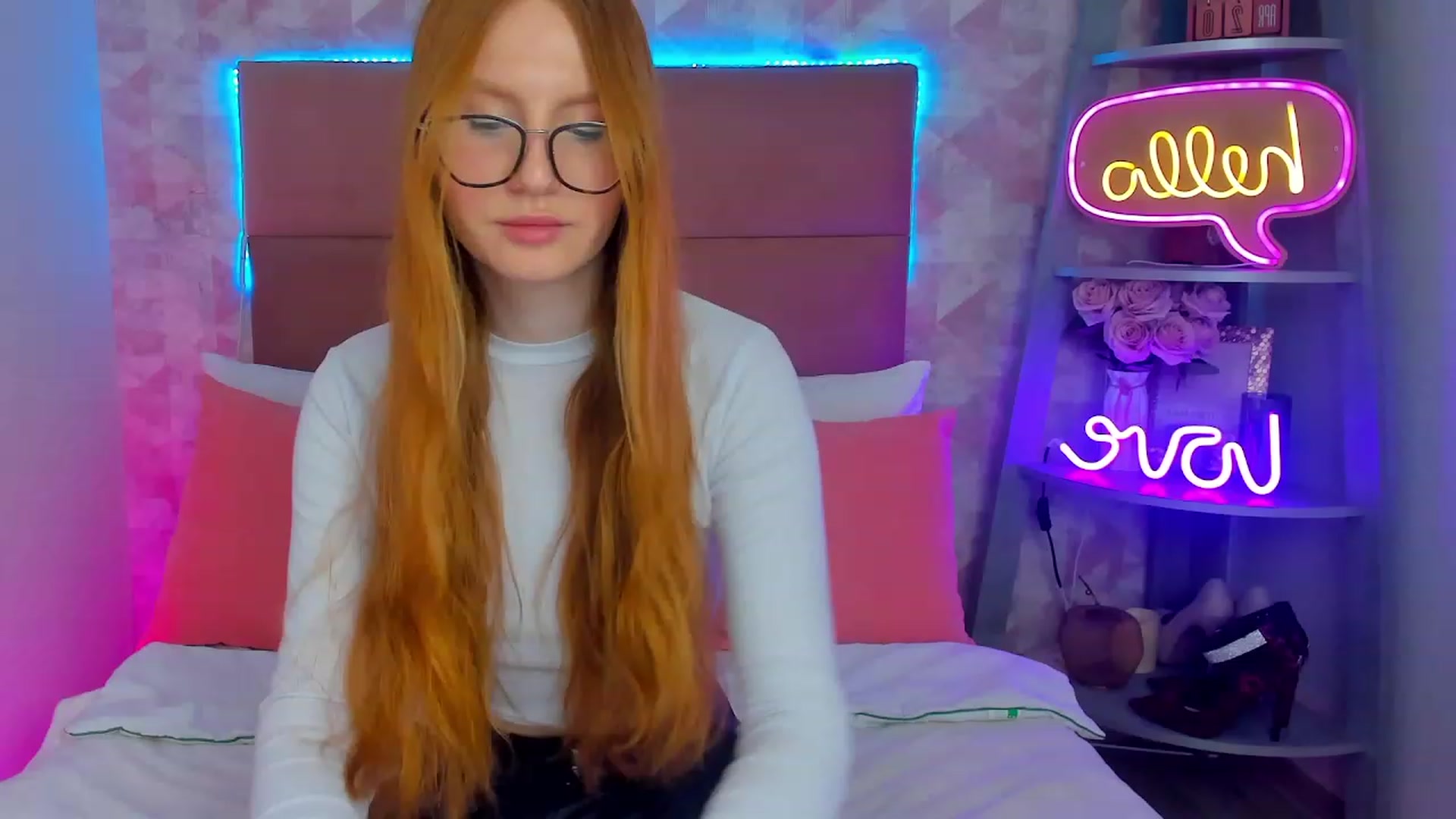 Gallery image thumbnail from MiyaFoxy's myfreecams stream on, 05/02/2023, 14:40 image 12 of 20